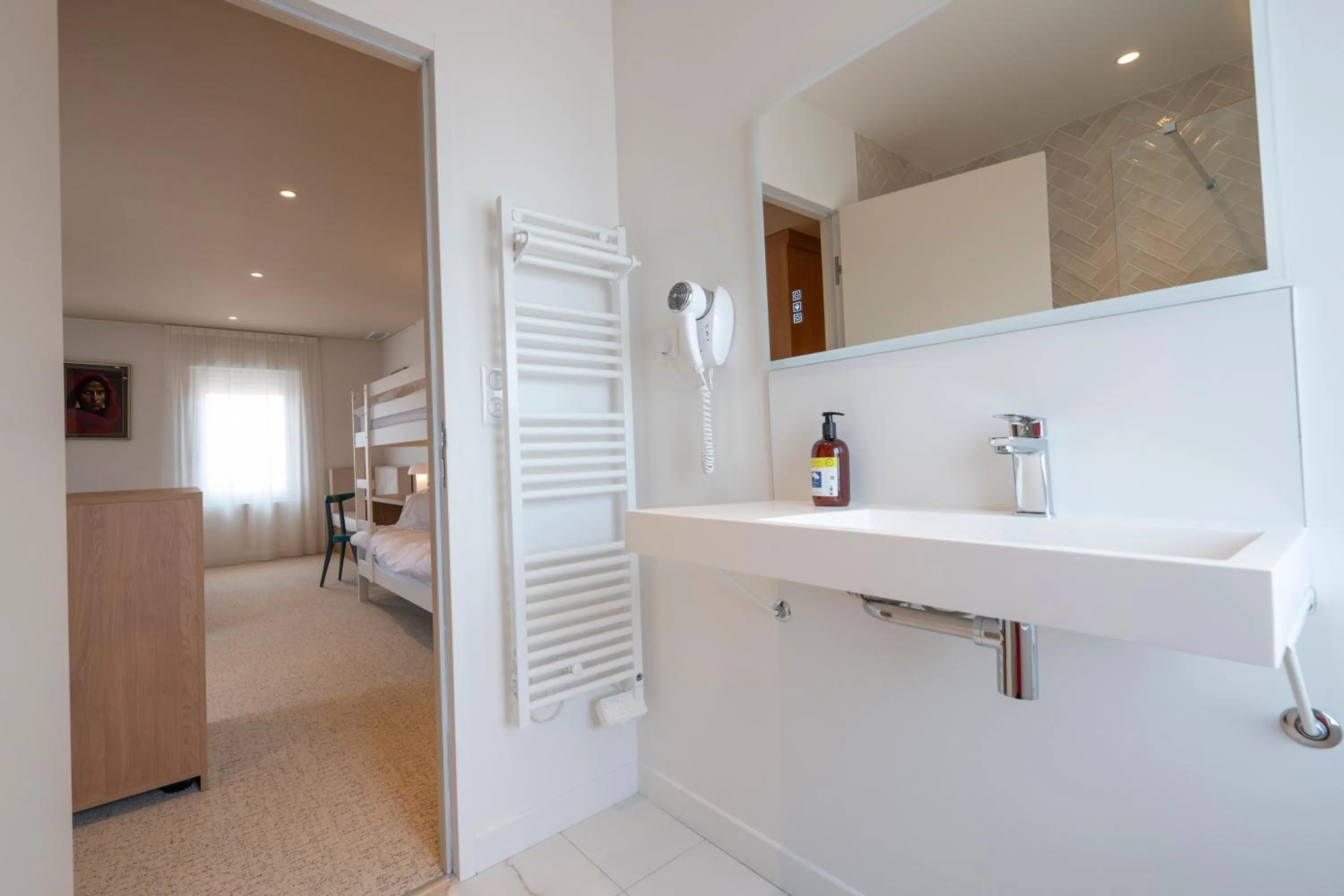 Bed in Hôtel Les Pins - Oléron