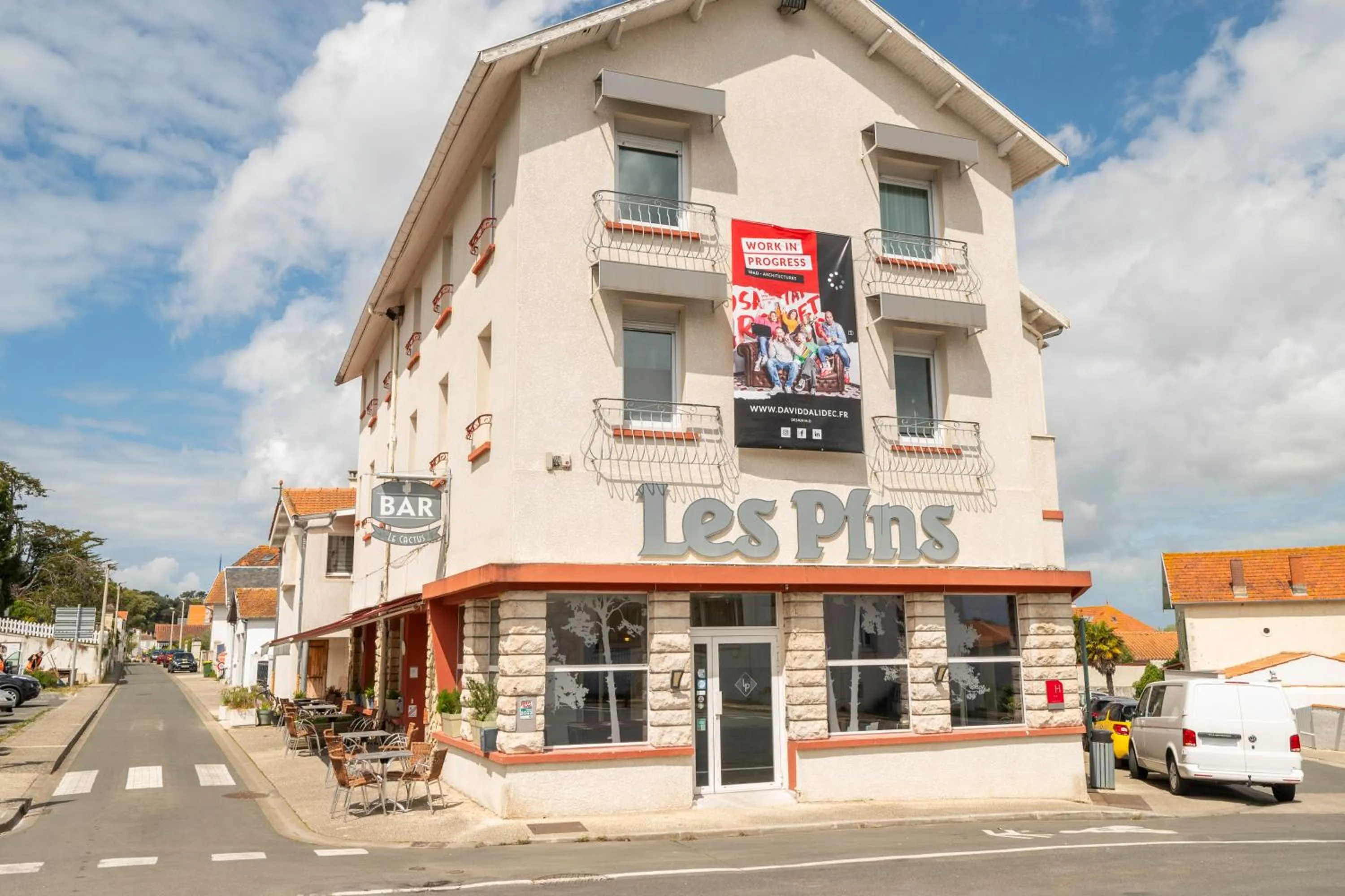 Property building in Hôtel Les Pins - Oléron