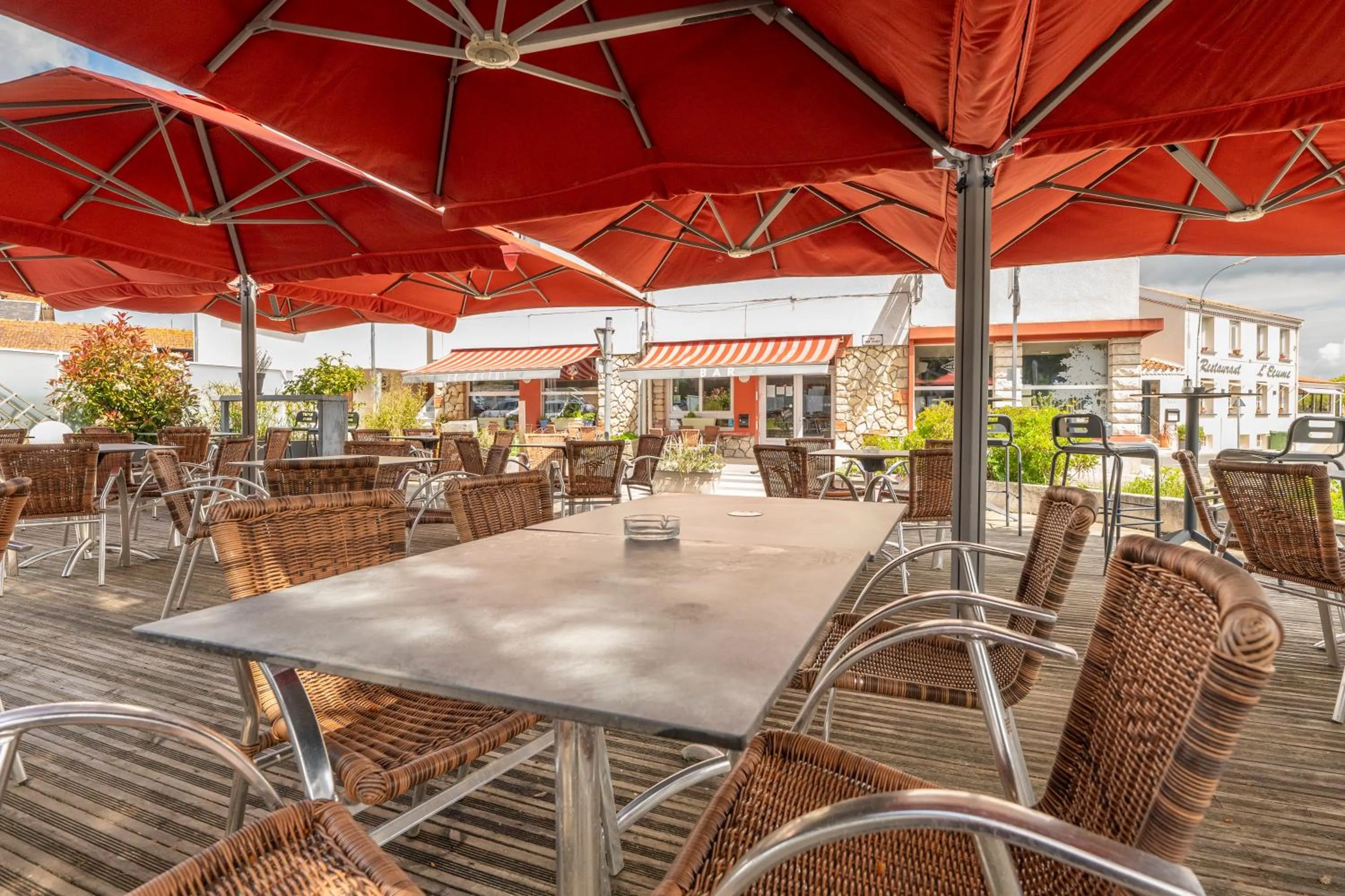 Property building in Hôtel Les Pins - Oléron