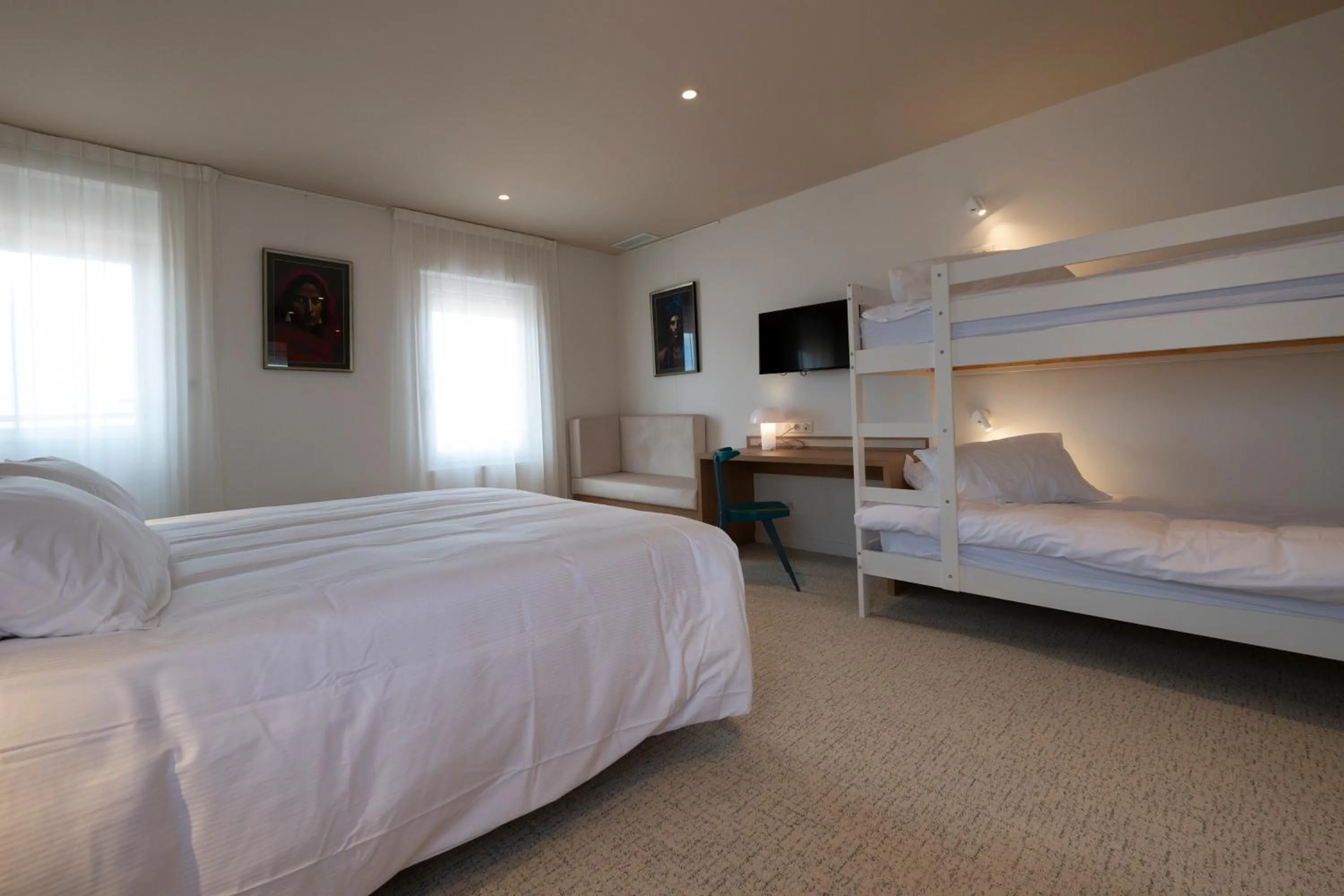 Bed in Hôtel Les Pins - Oléron