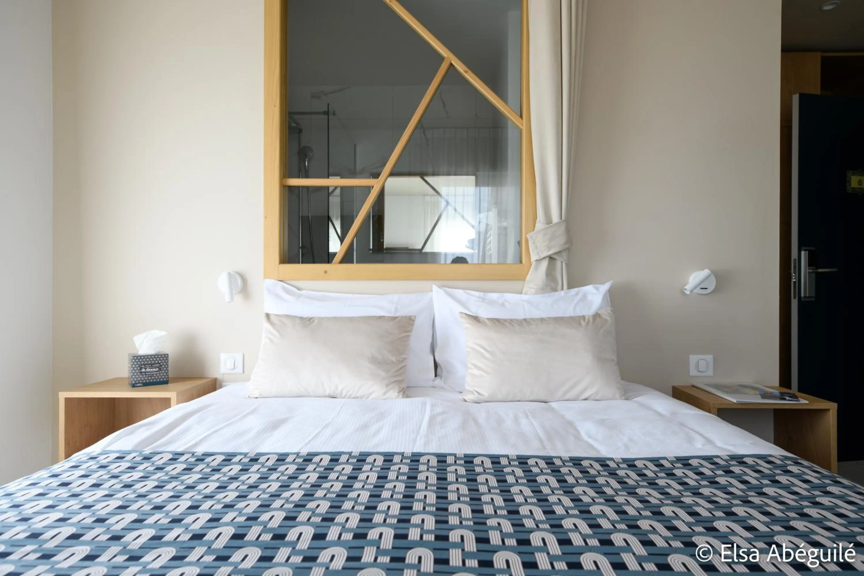 Bed in Hôtel Les Pins - Oléron