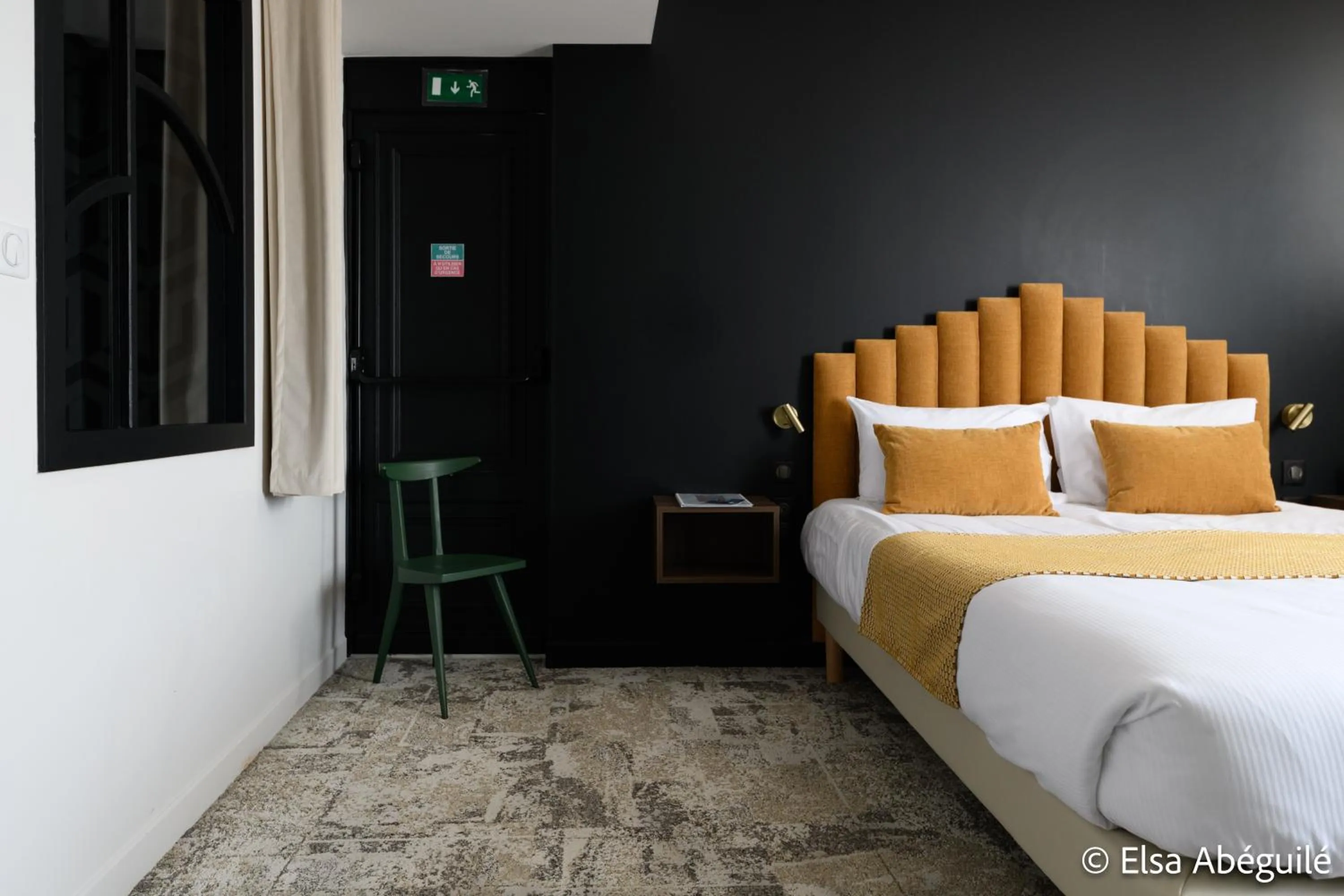 Bed in Hôtel Les Pins - Oléron