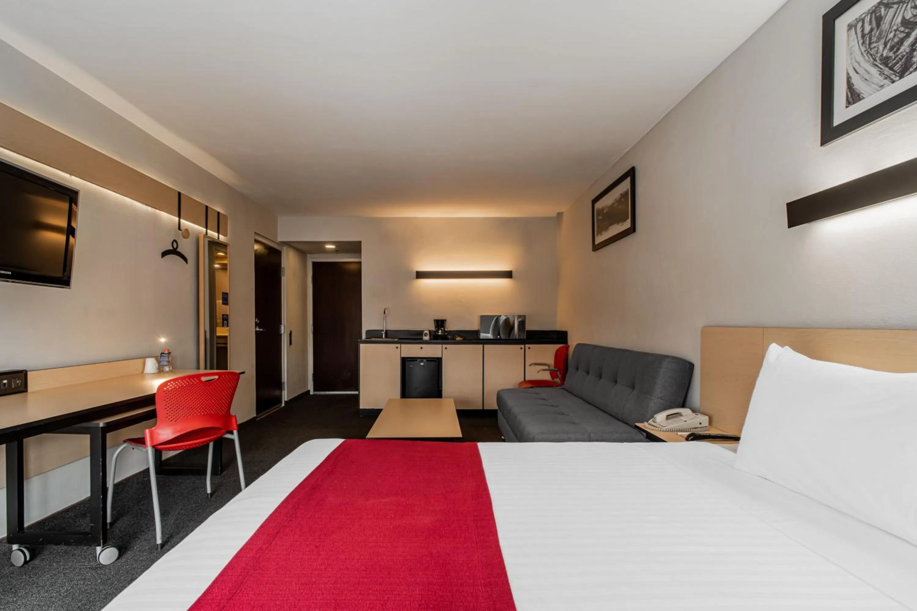 Photo of the whole room, Bed in City Express by Marriott Queretaro Jurica