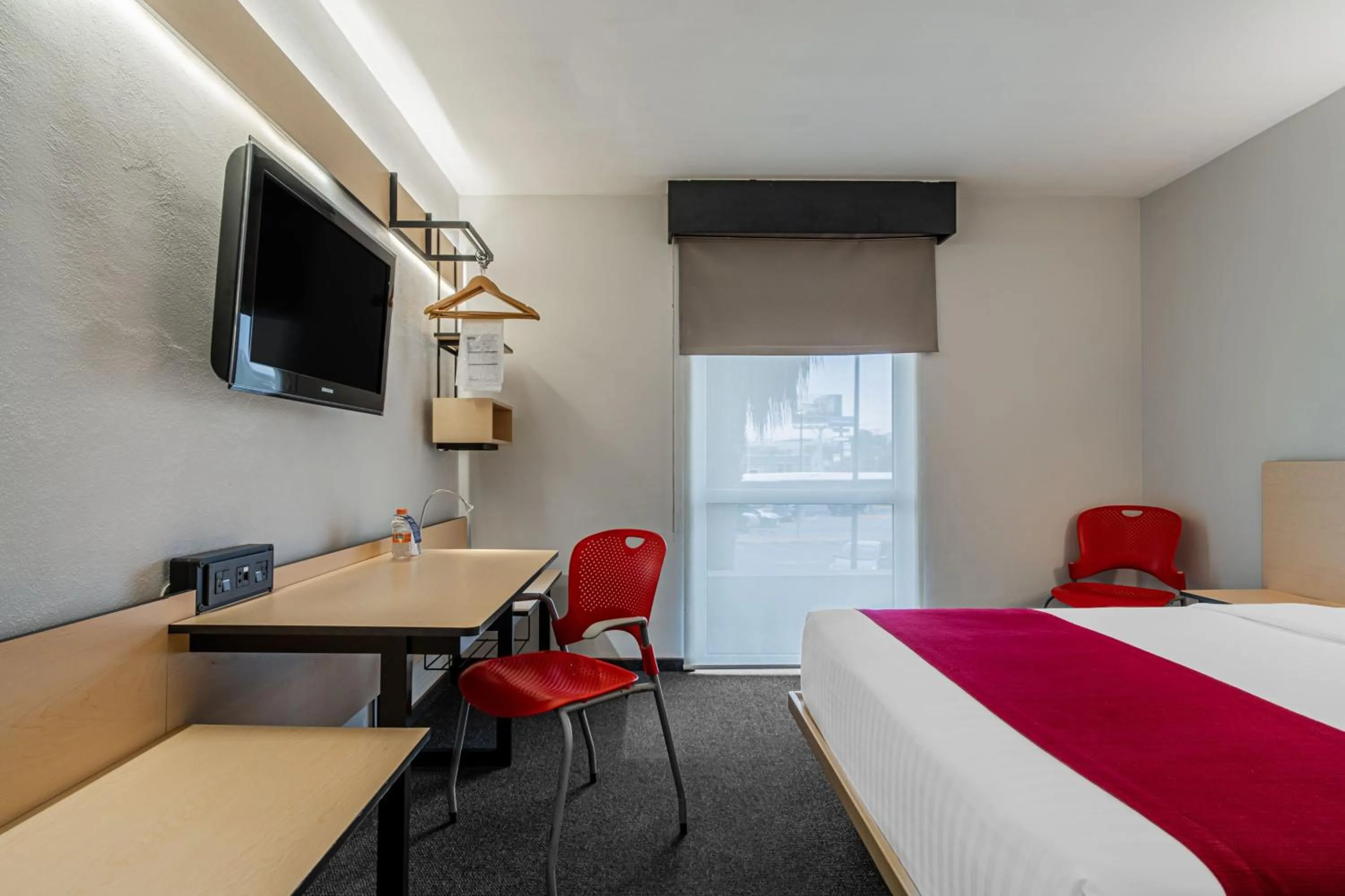 Photo of the whole room, Bed in City Express by Marriott Queretaro Jurica