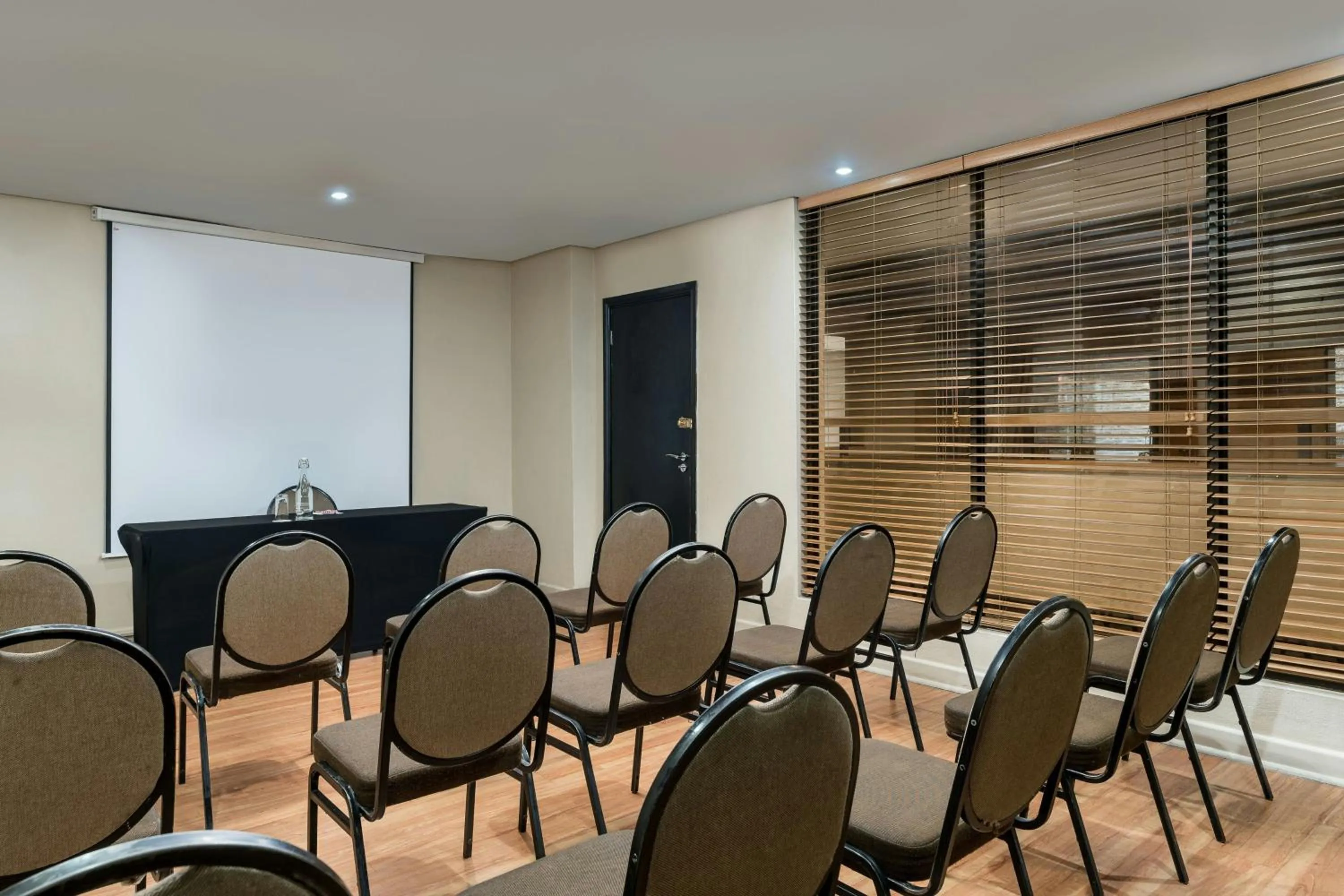 Meeting/conference room in Protea Hotel by Marriott Bloemfontein Willow Lake