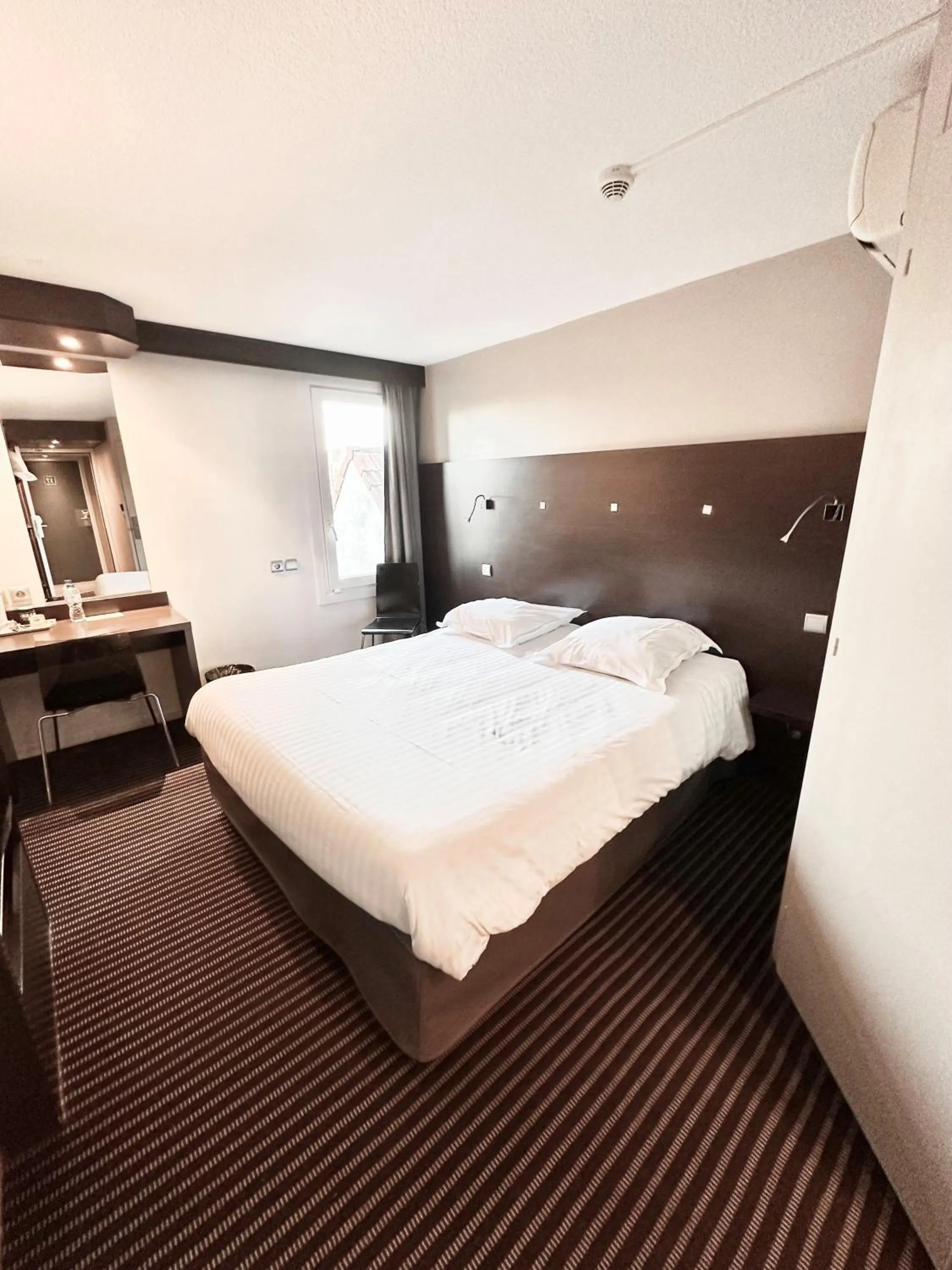 Bedroom, Bed in Parc Hôtel