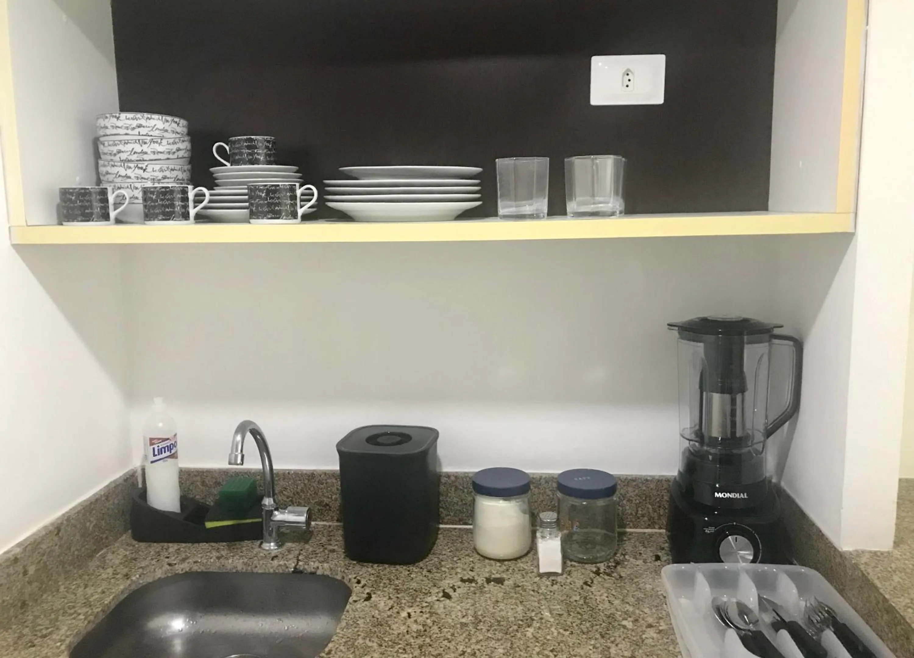 Coffee/tea facilities in FLAT MARINAS PRAIA HOTEL