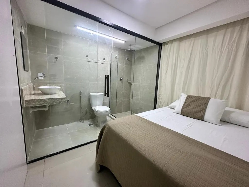 Toilet, Bed in FLAT MARINAS PRAIA HOTEL