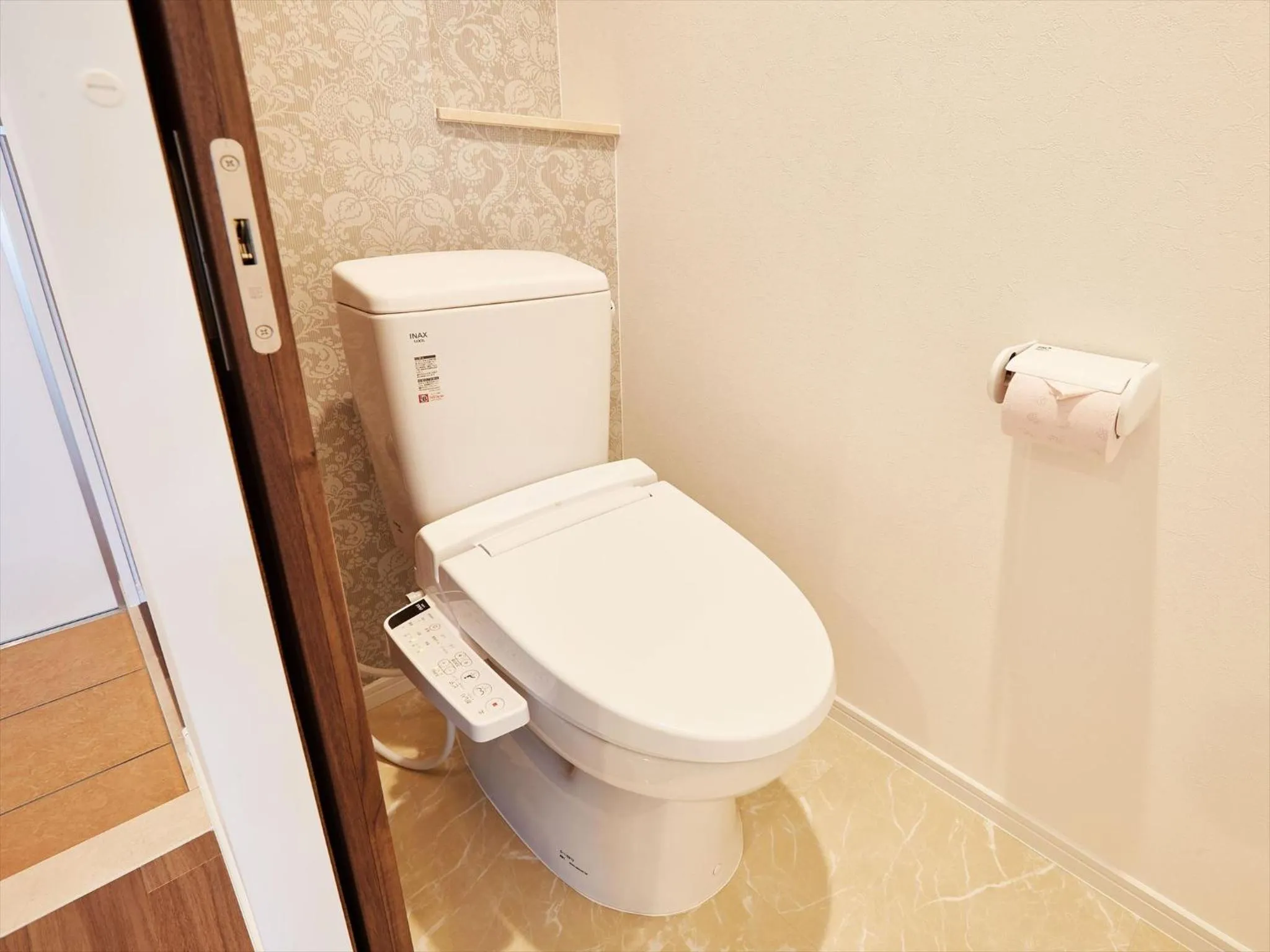 Toilet in Condominium・yuyuki