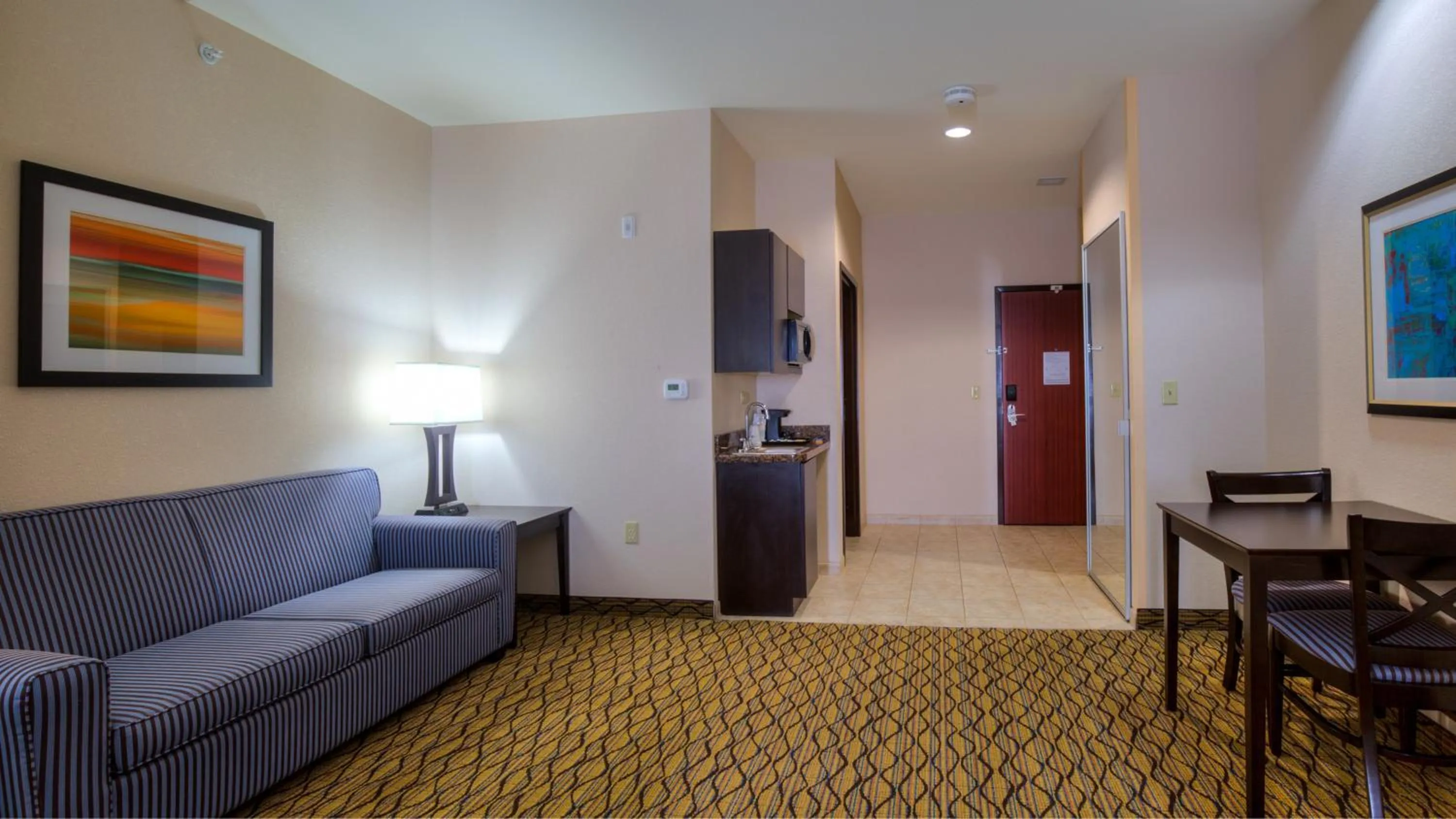 Photo of the whole room in Holiday Inn Express Hotel and Suites Elk City by IHG