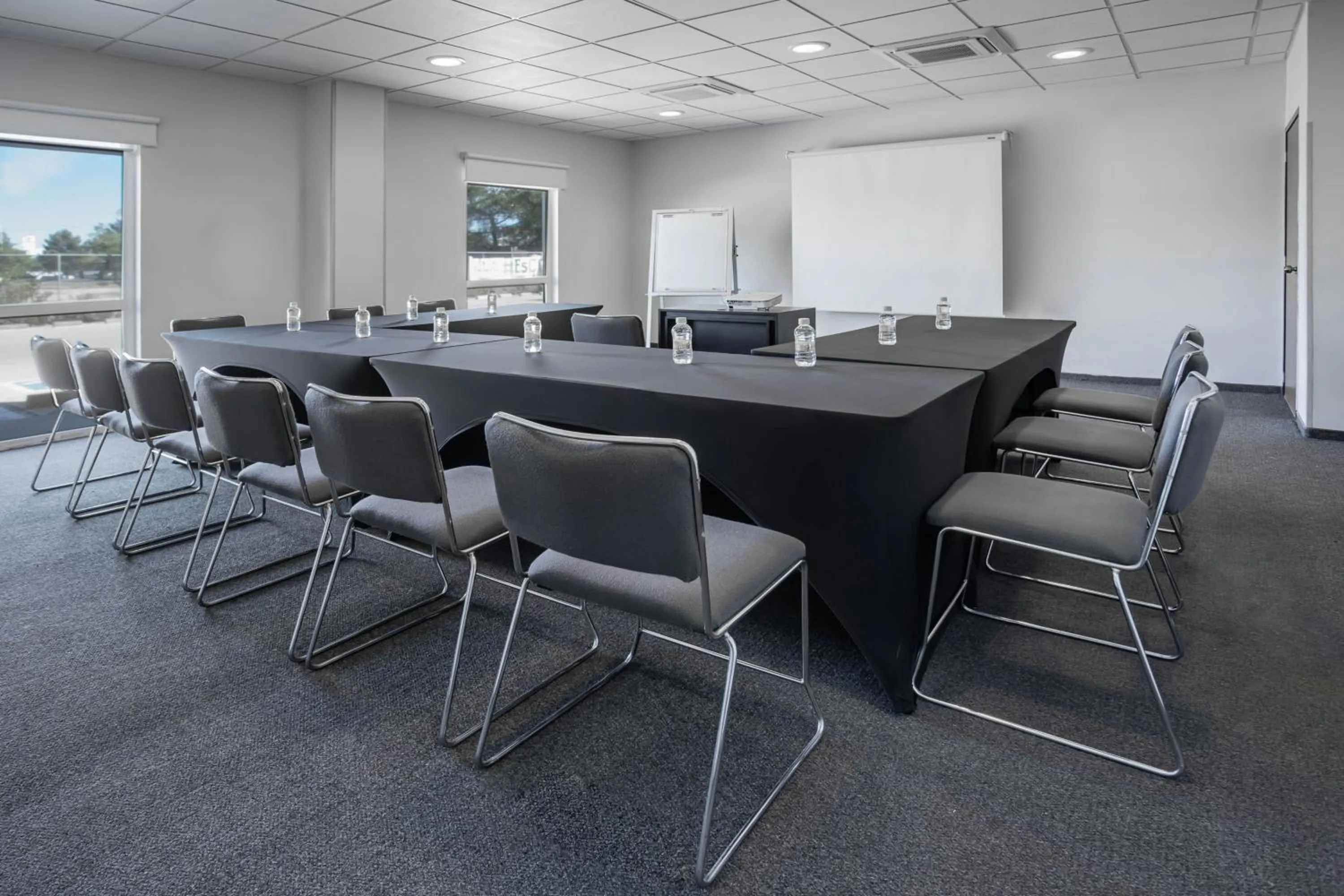 Meeting/conference room in City Express by Marriott Durango