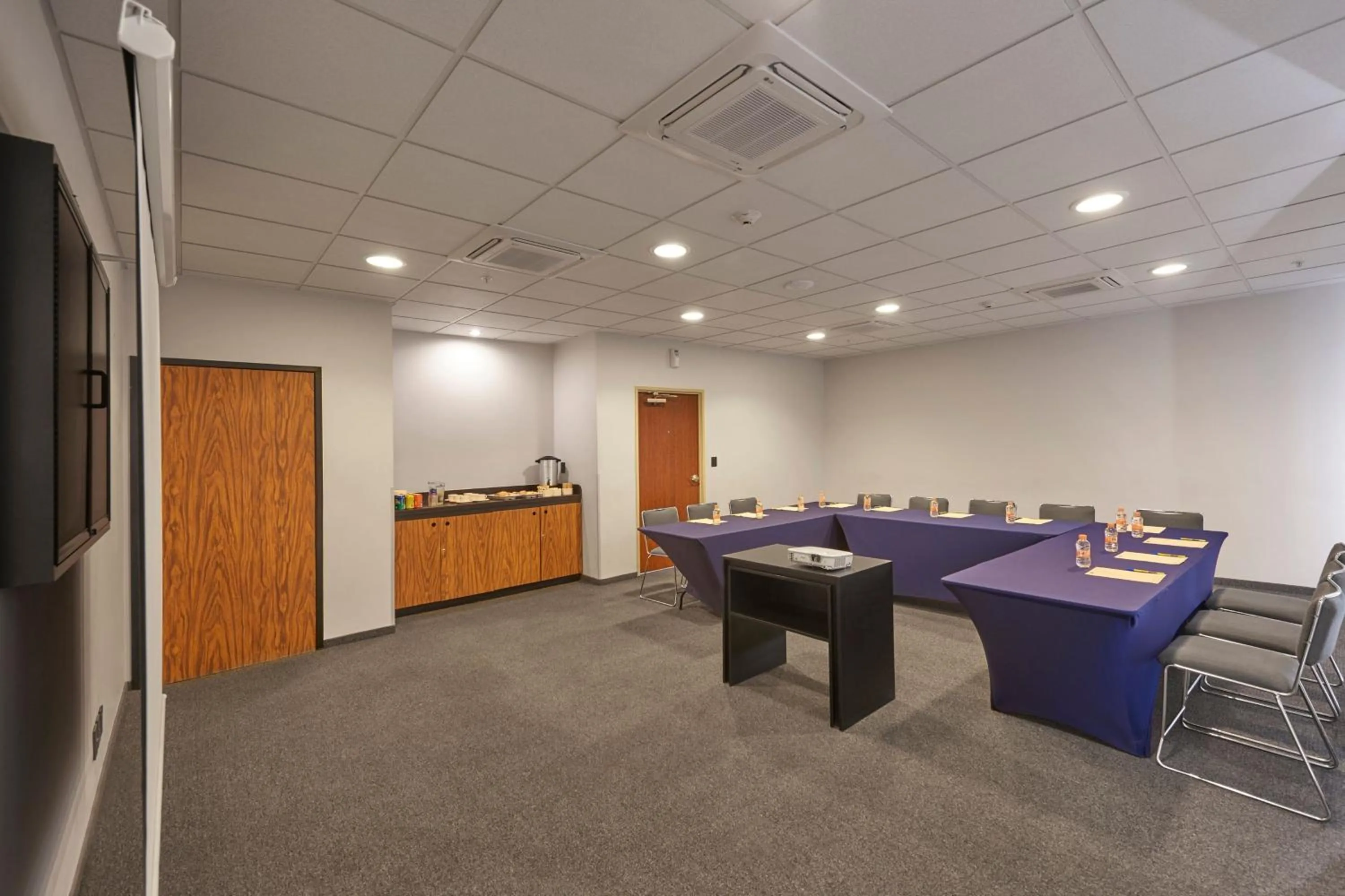 Meeting/conference room in City Express by Marriott Durango