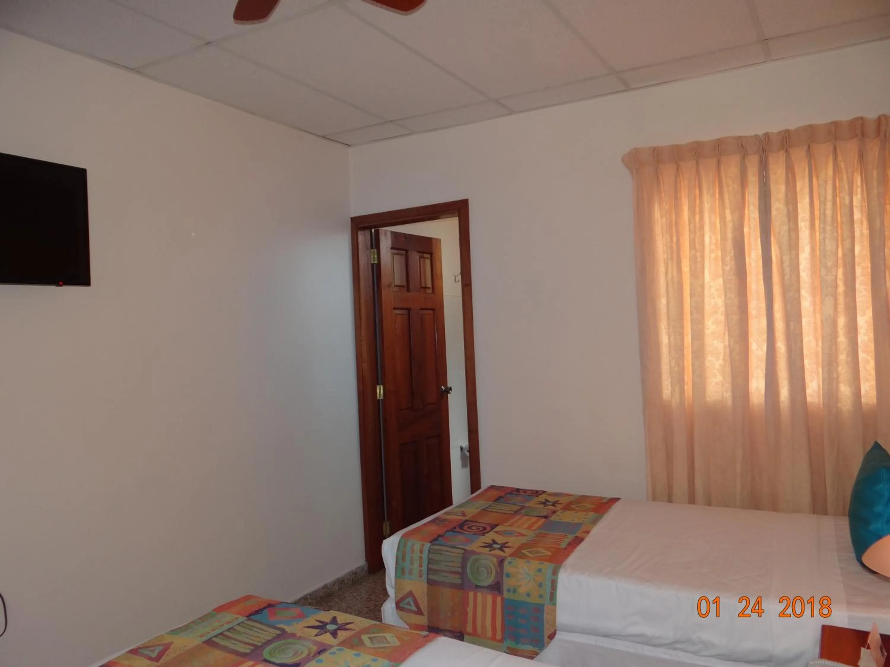 Photo of the whole room, Bed in Hotel Mac Arthur