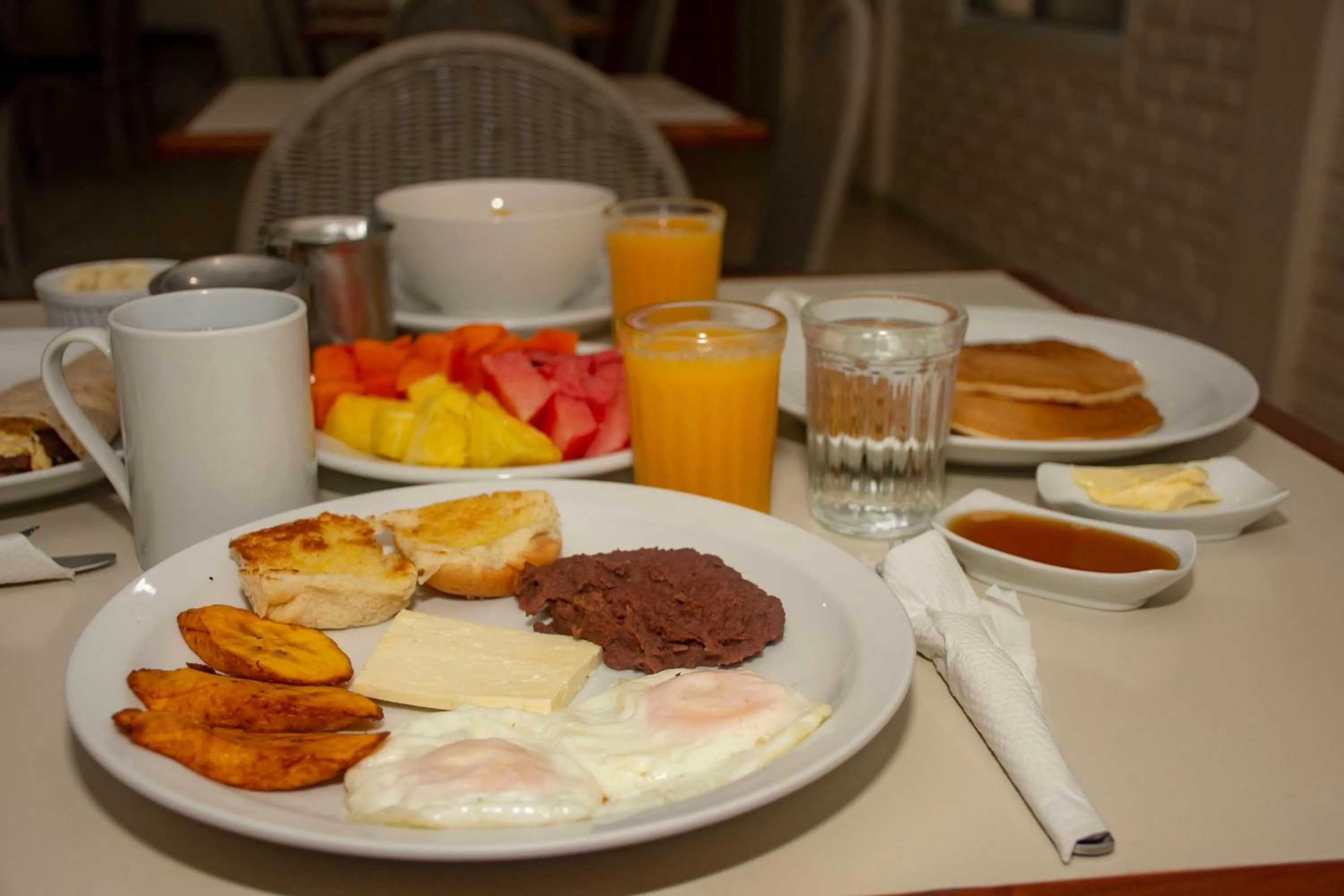 Breakfast in Hotel Mac Arthur