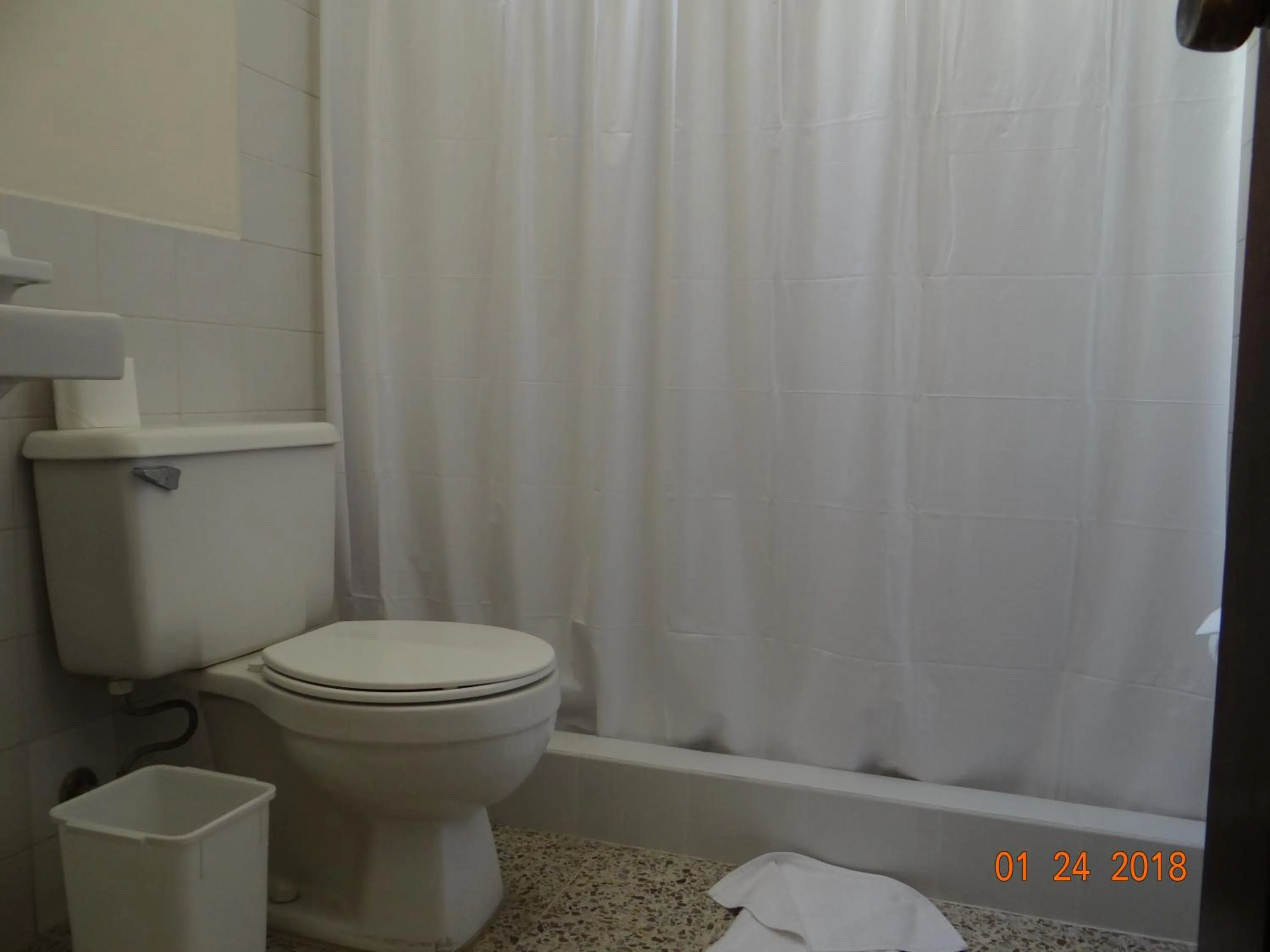 Bathroom in Hotel Mac Arthur