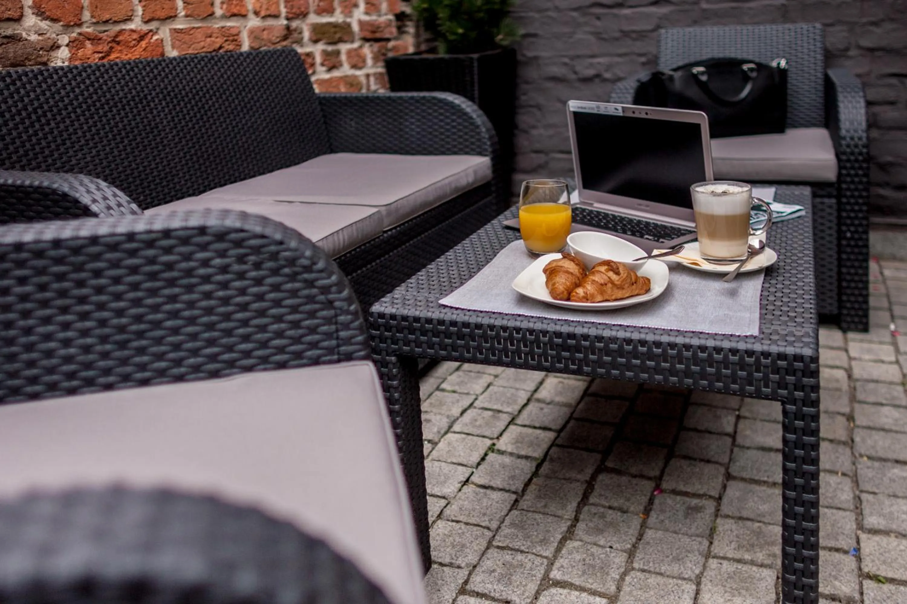 Restaurant/places to eat in Hotel Solaris