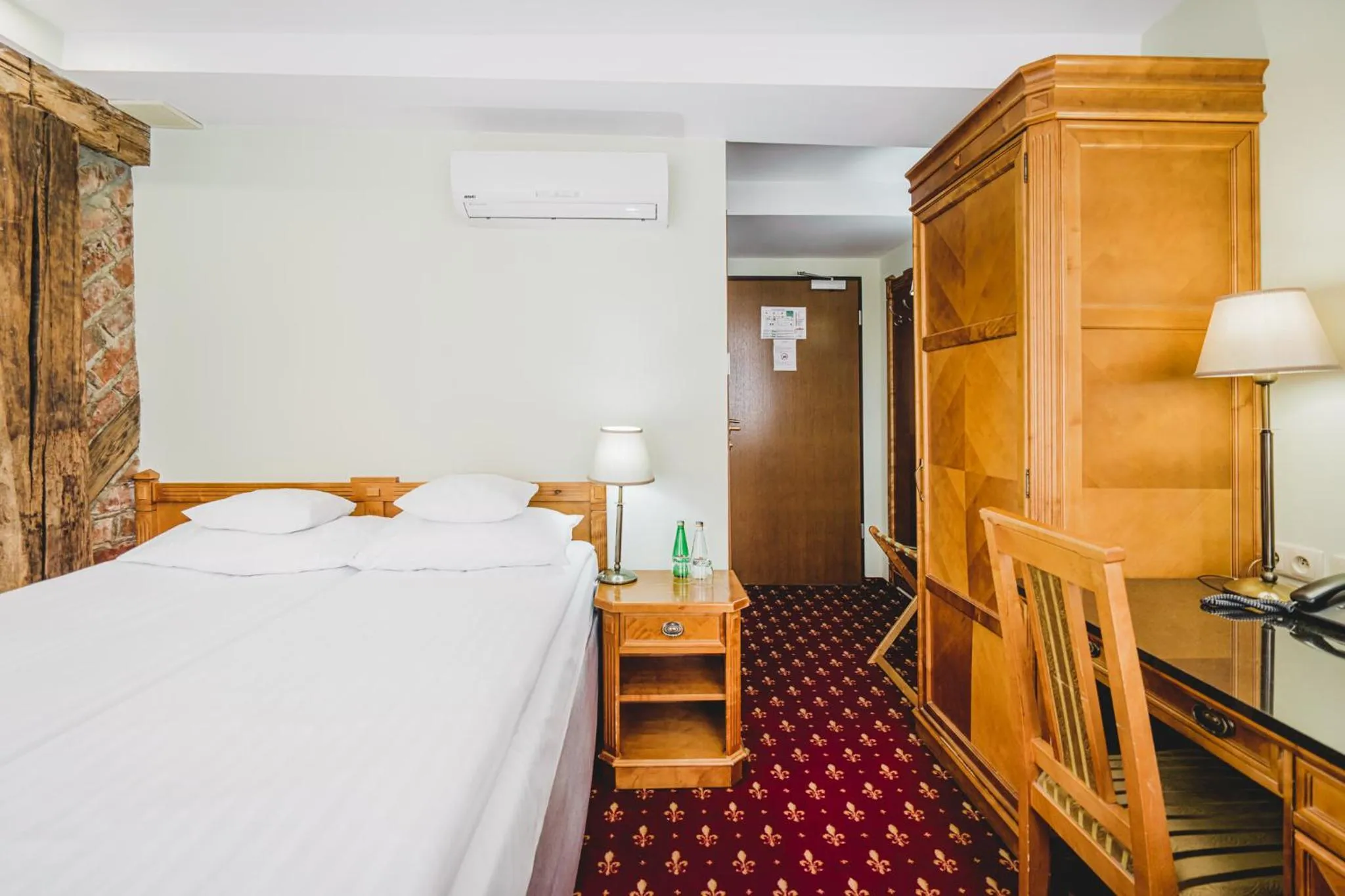 Bed in Hotel Solaris