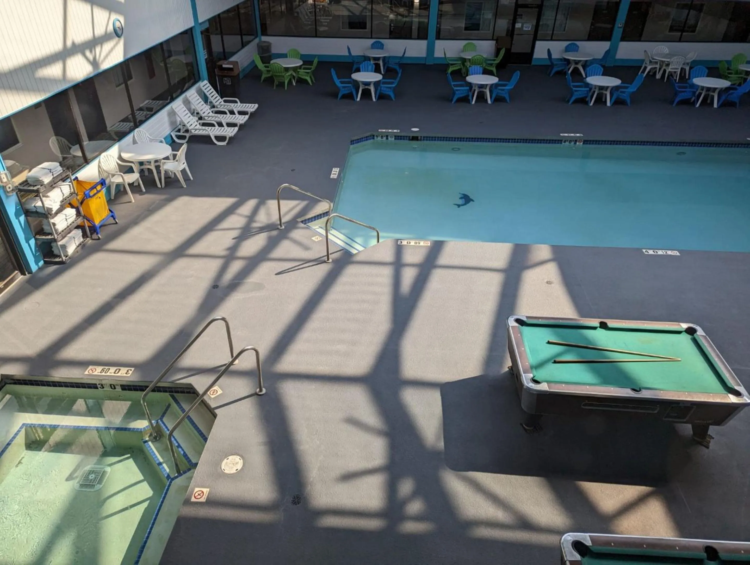 Billiard in Woodfield Inn and Suites