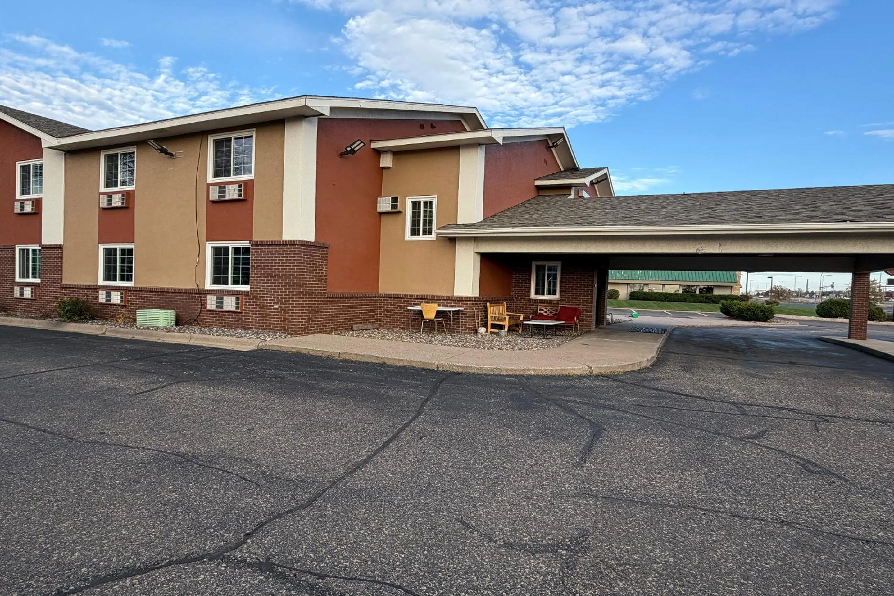 Facade/entrance in Coratel Inn and Suites by Jasper Stillwater