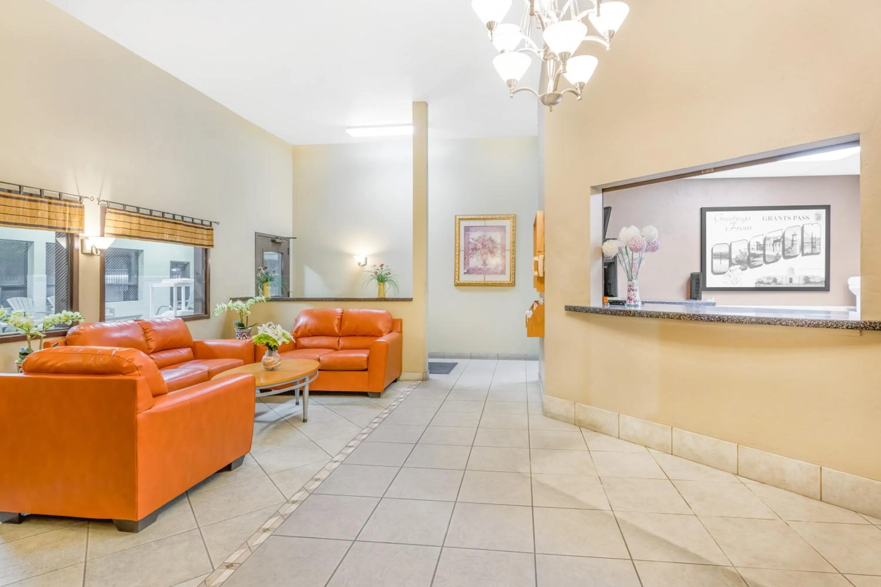 Lobby or reception in Super 8 by Wyndham Grants Pass