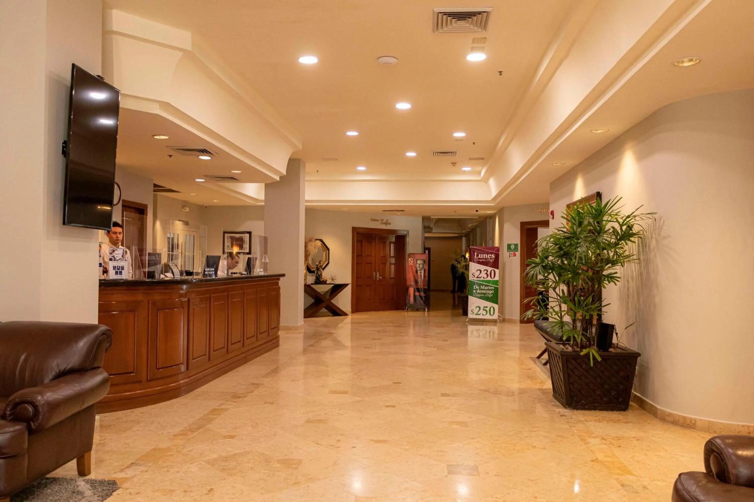 Lobby or reception in Best Western PLUS Los Mochis