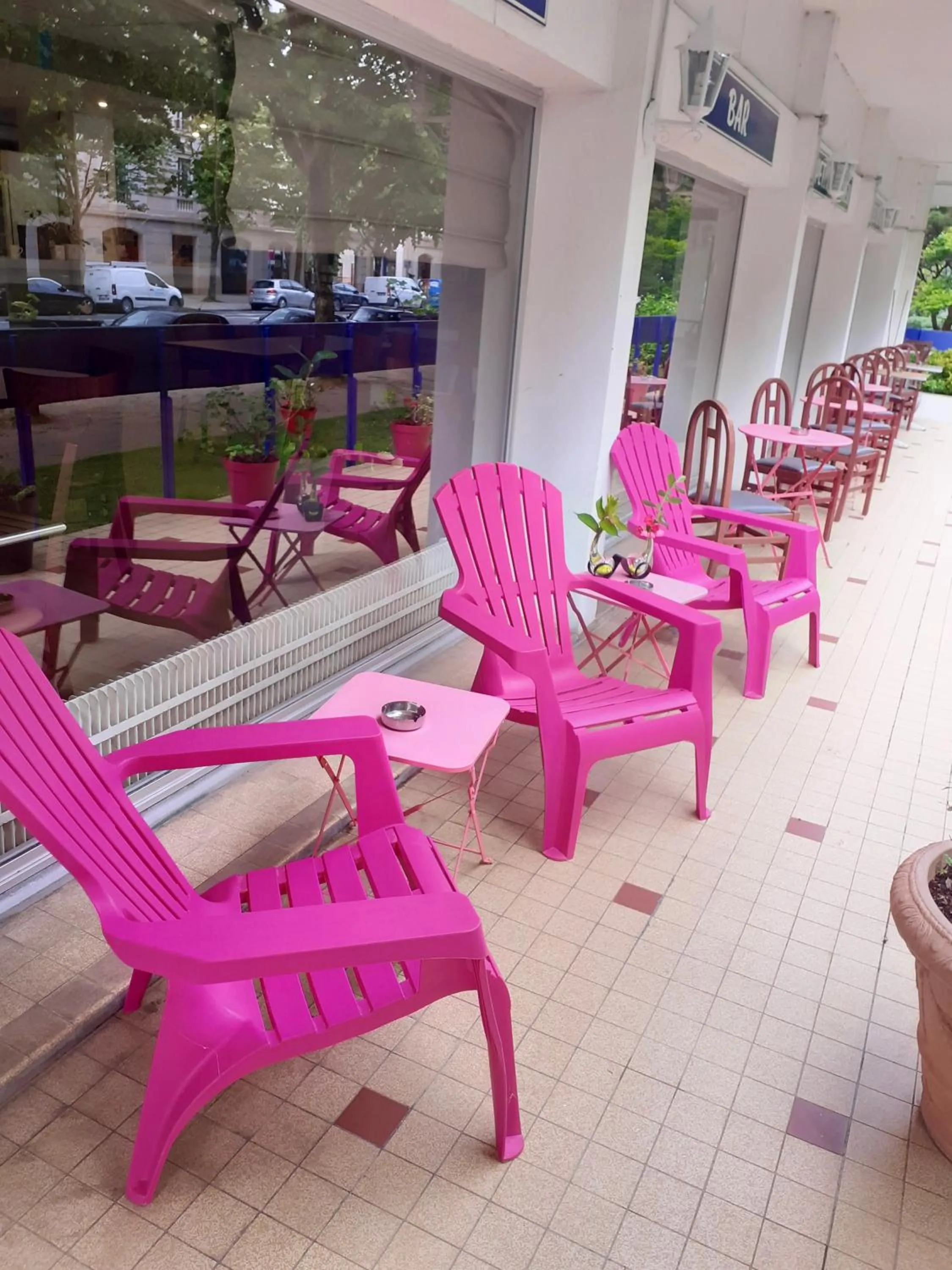 Patio in Hôtel Les Gens de Mer La Rochelle