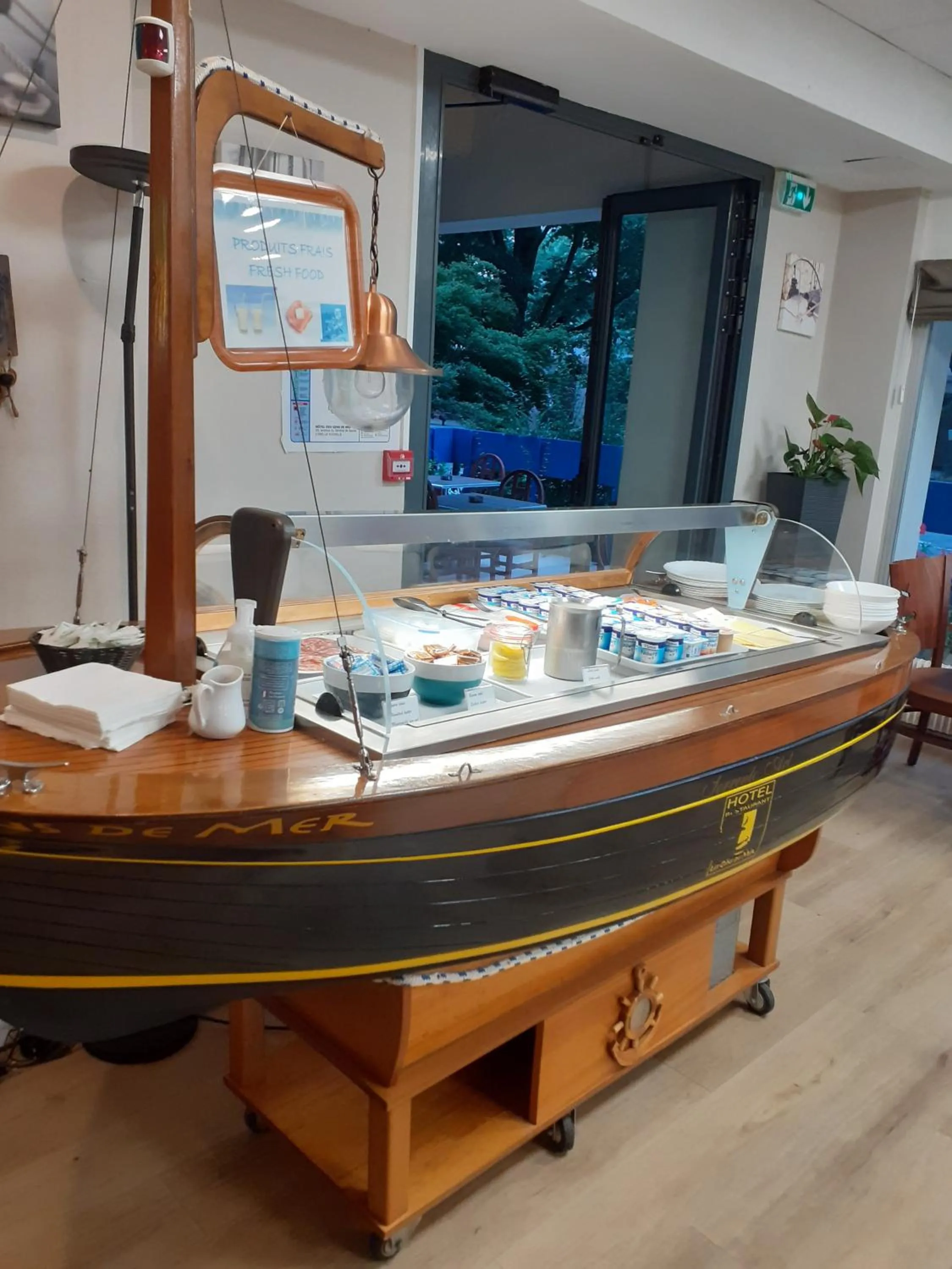 Breakfast in Hôtel Les Gens de Mer La Rochelle