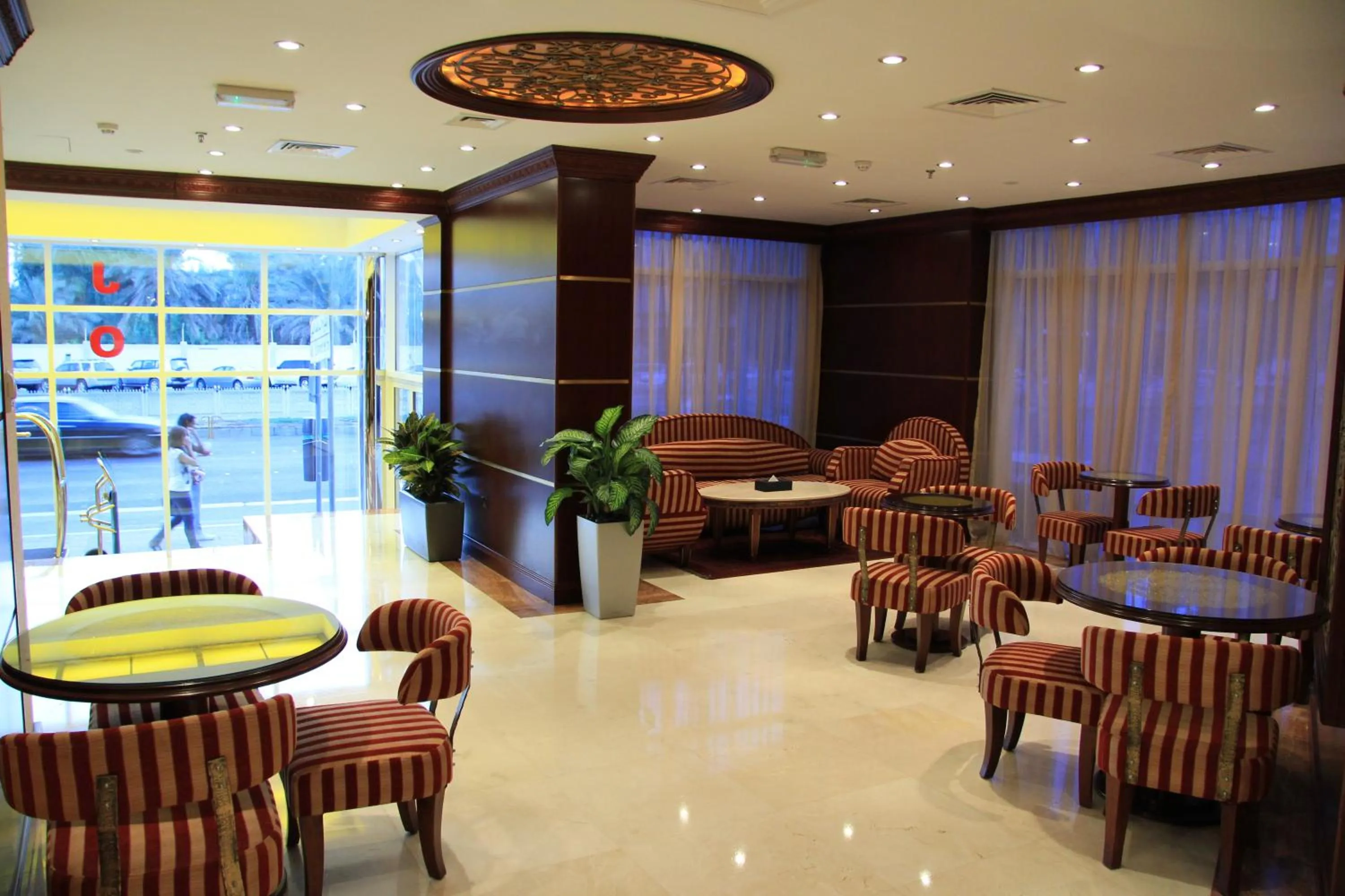 Lobby or reception, Lounge/Bar in TRIANON ROYAL HOTEL