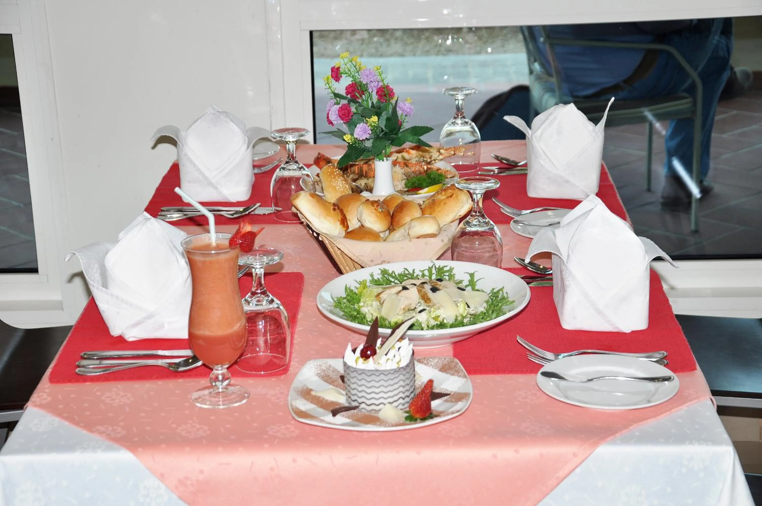 Restaurant/places to eat in City Hotel Duqm