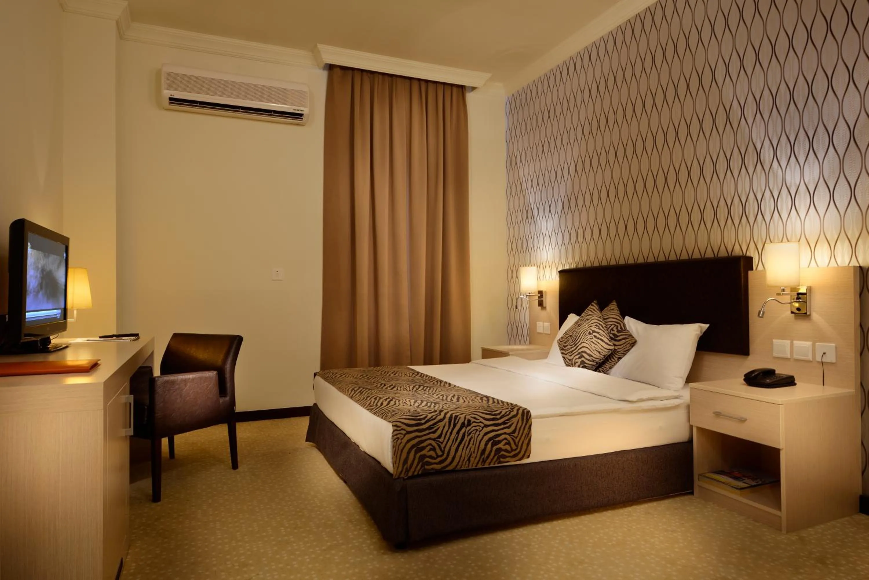 Bed in City Hotel Duqm