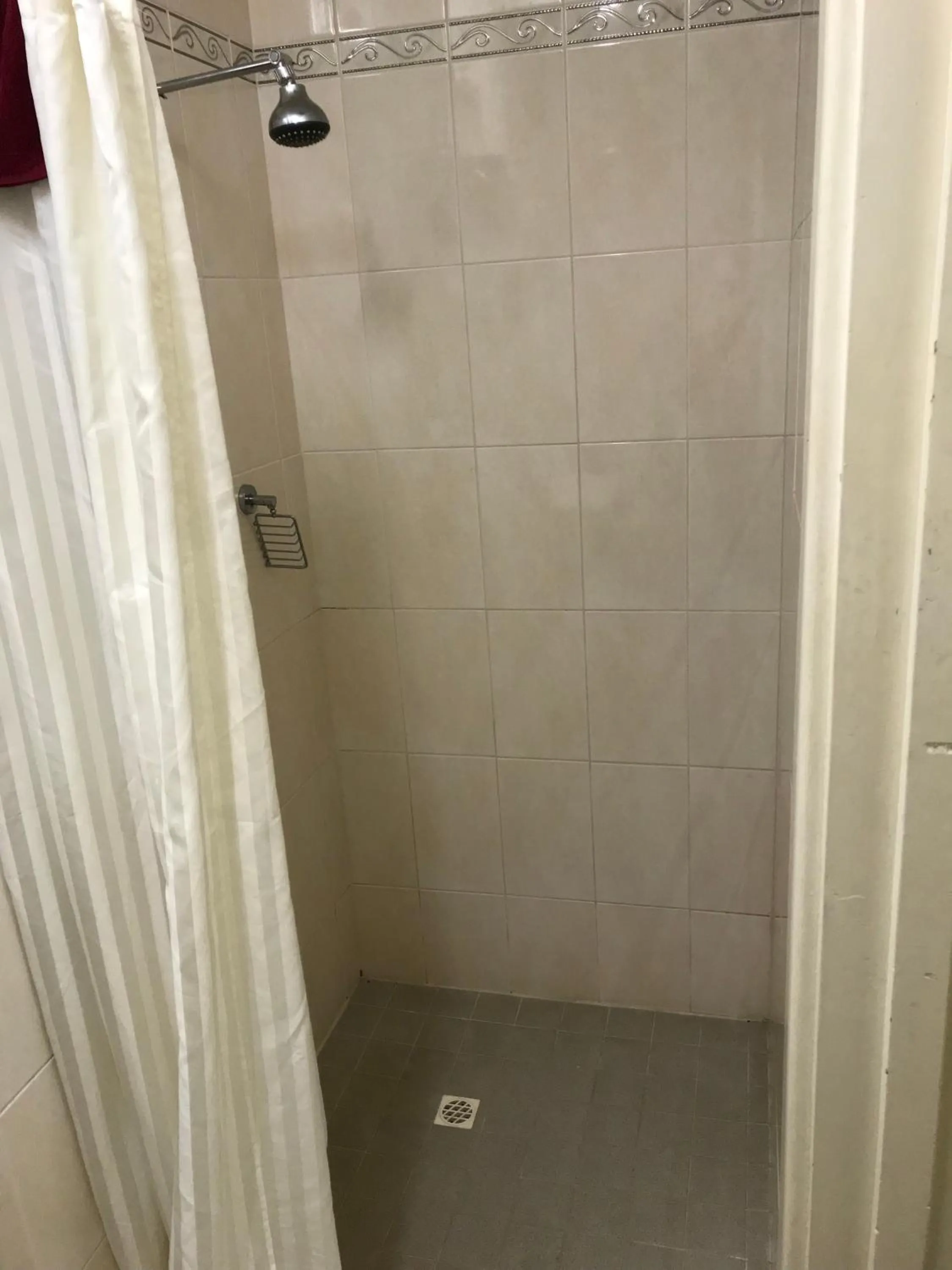 Bathroom in Travelway Motel