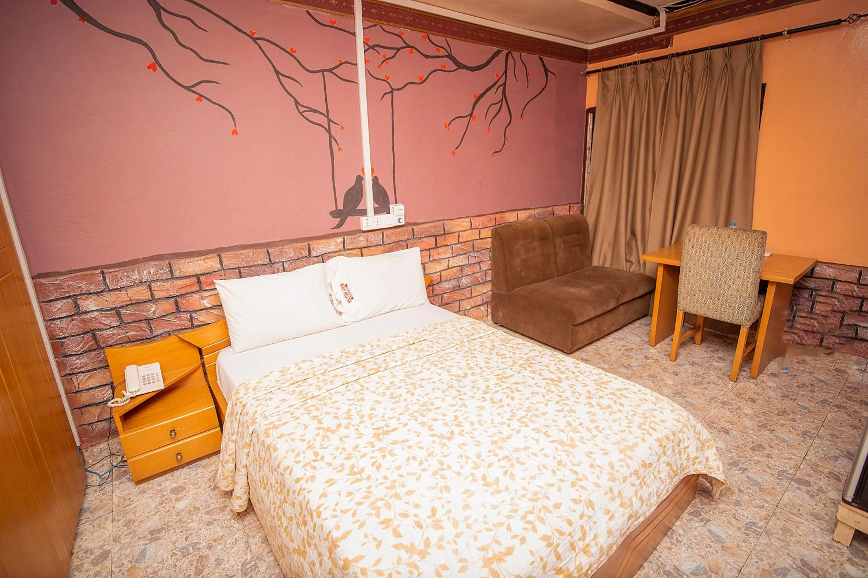 Bed in Hilton View Hotel