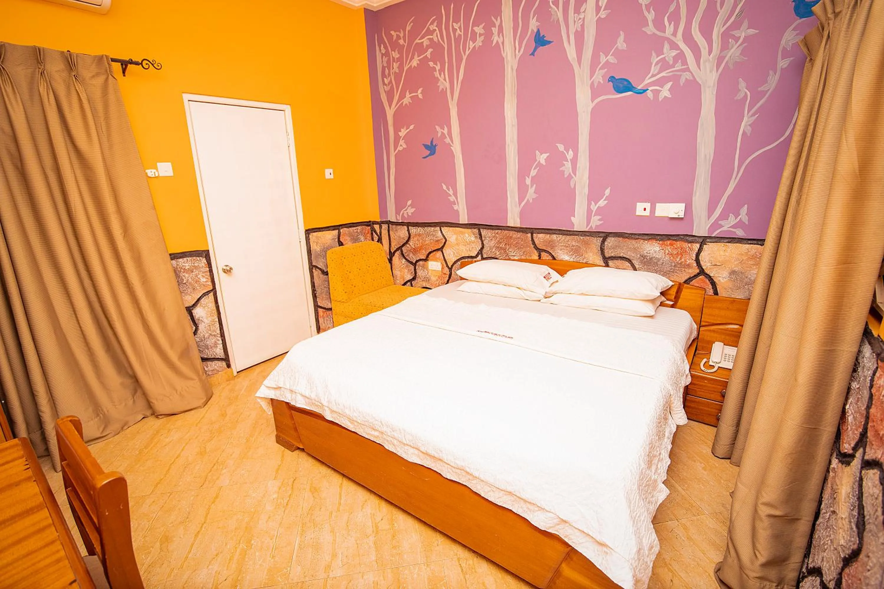 Bed in Hilton View Hotel