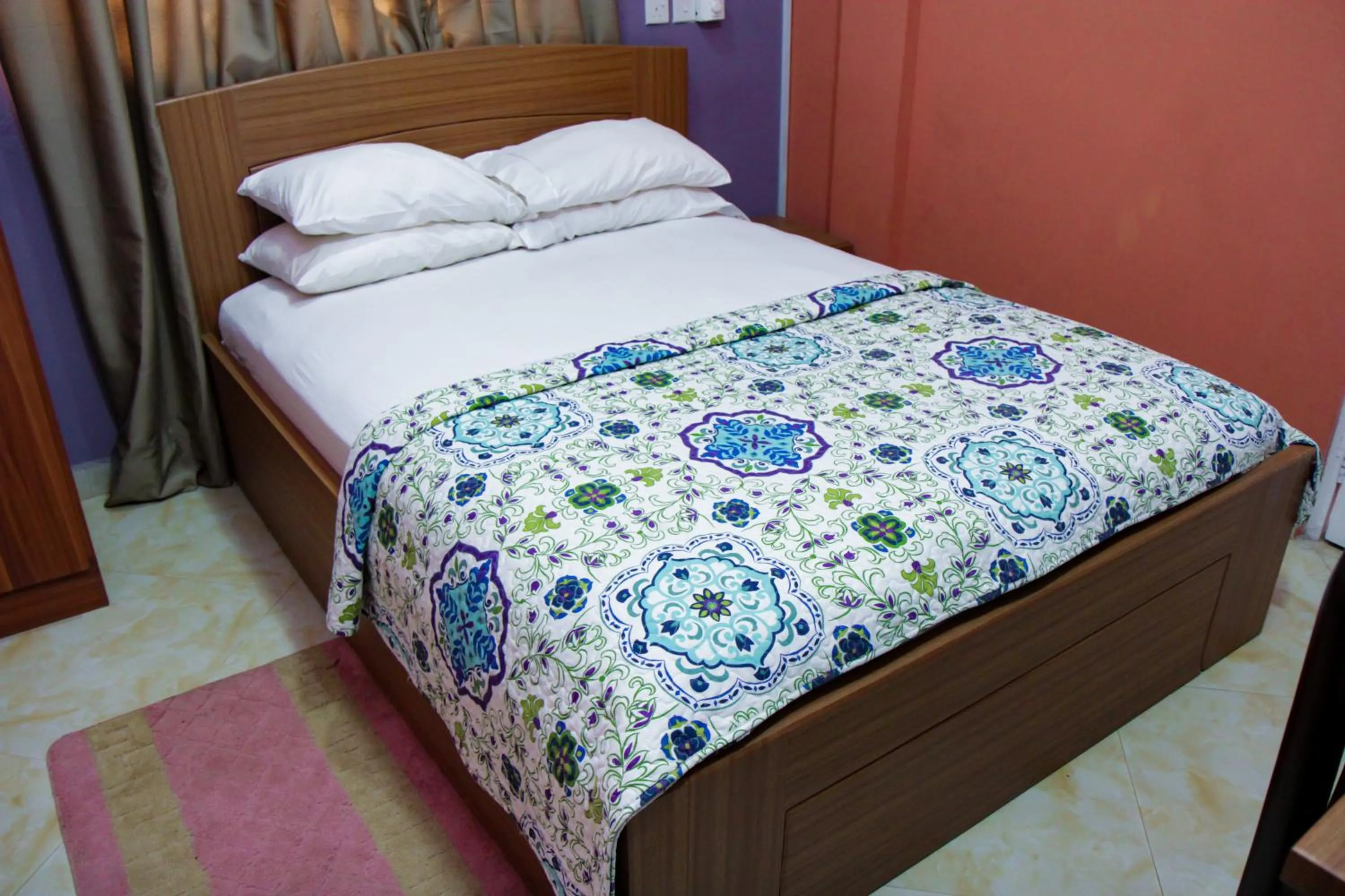 Bed in Hilton View Hotel