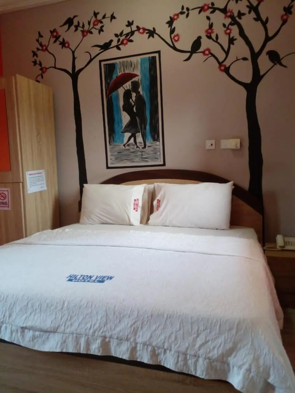 Bedroom, Bed in Hilton View Hotel
