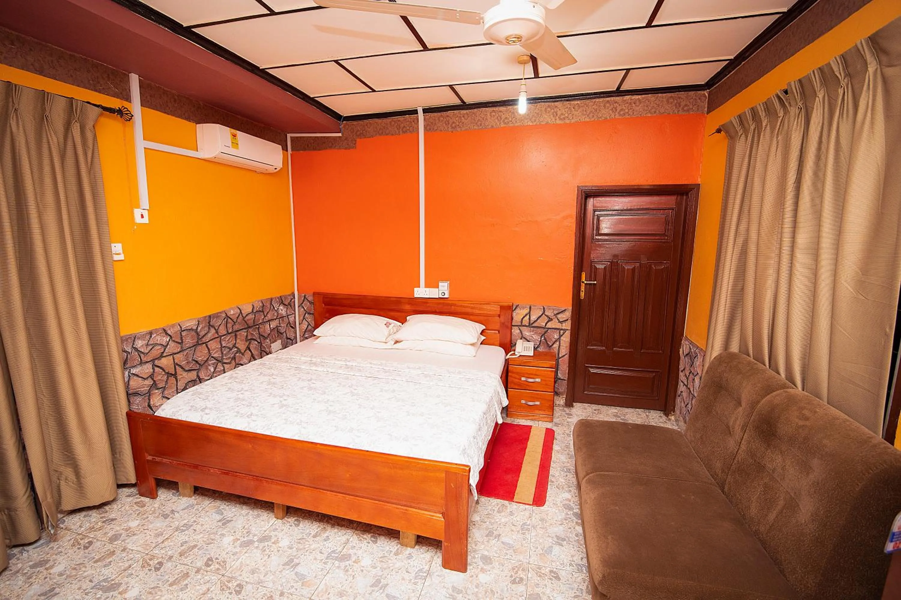 Bed in Hilton View Hotel