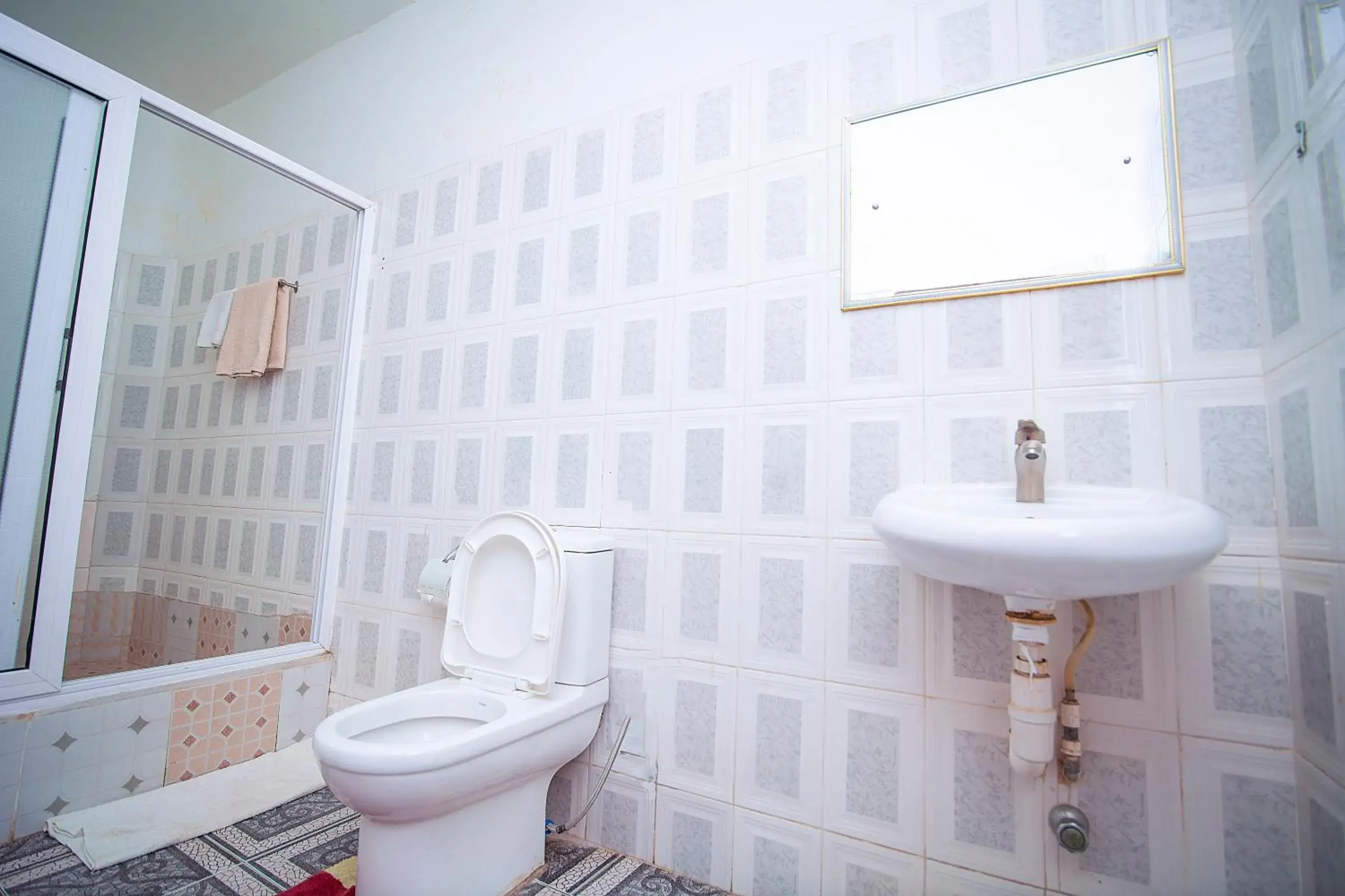 Budget Double Room - single occupancy in Hilton View Hotel Budget Double Room - single occupancy in Hilton View Hotel