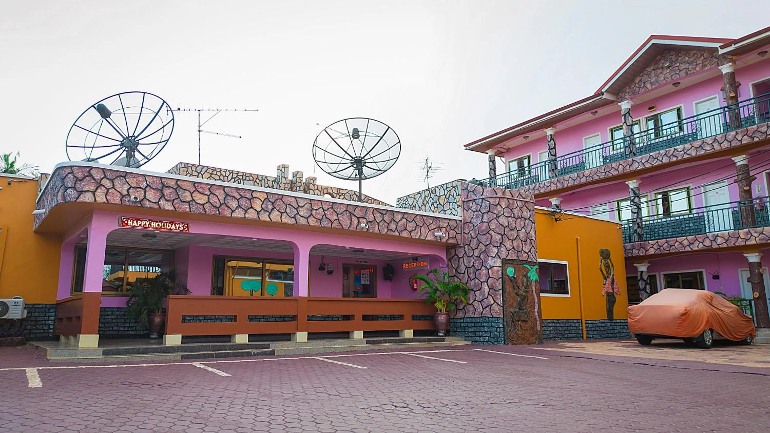 Parking in Hilton View Hotel