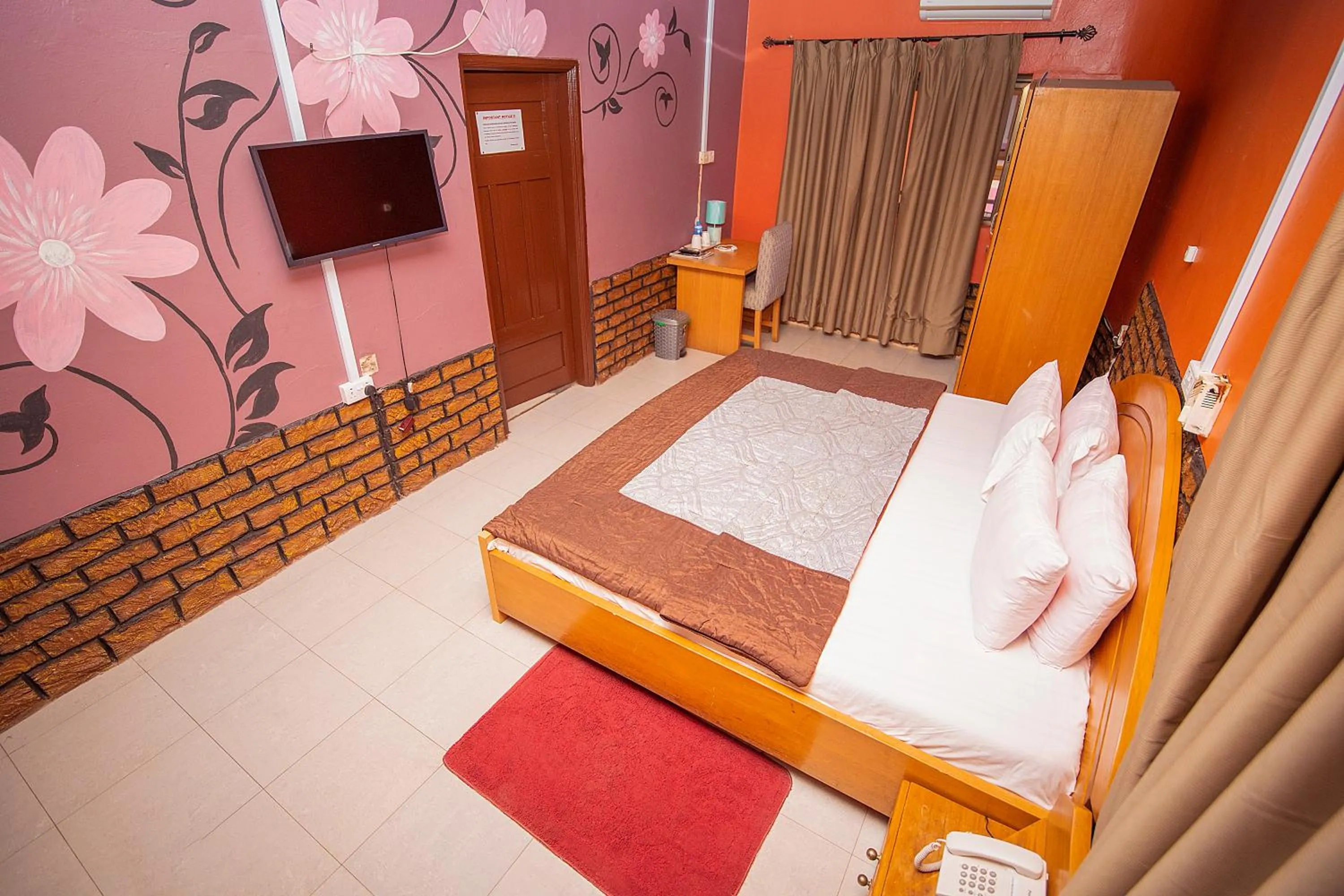 Bed in Hilton View Hotel