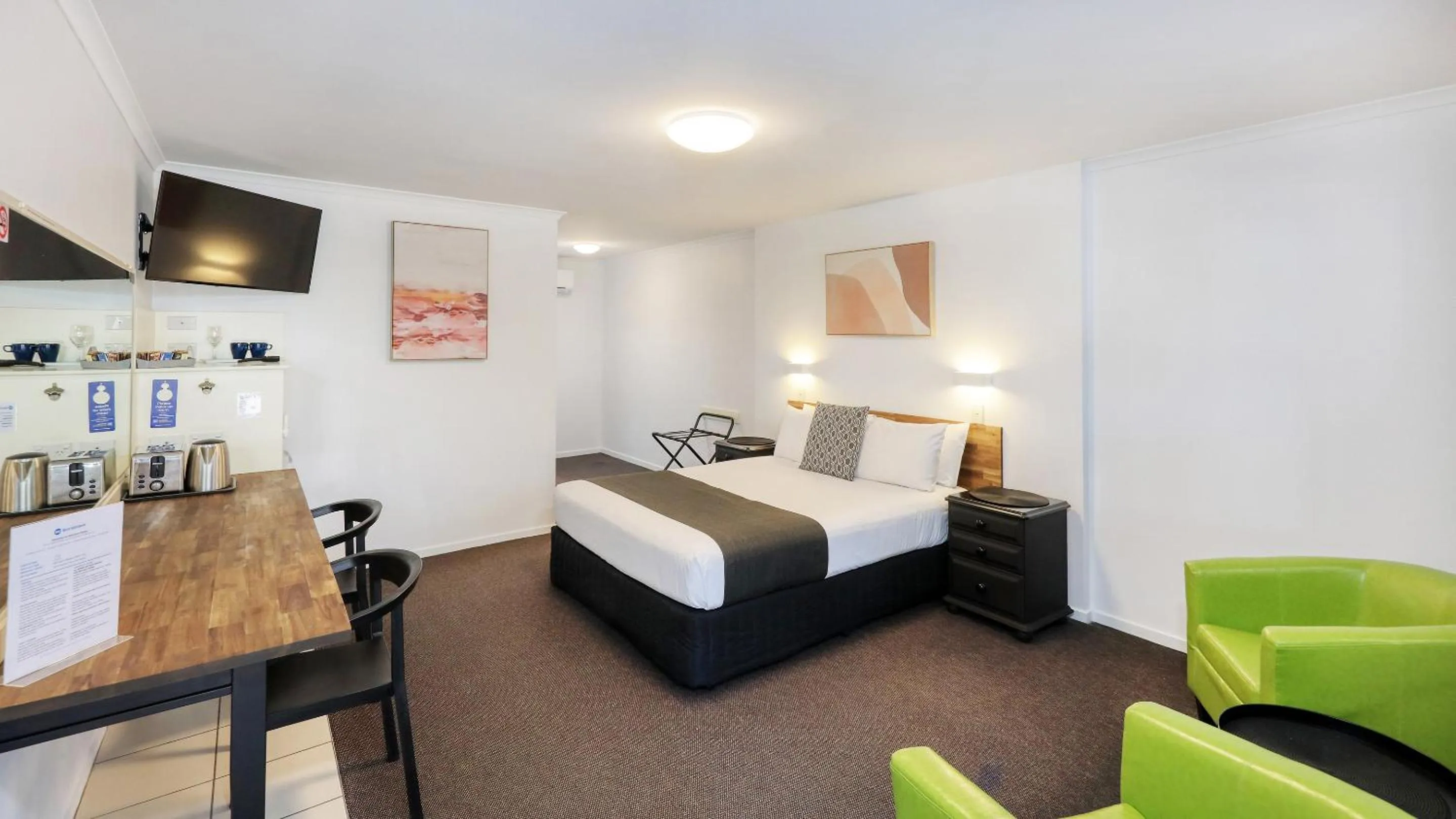 Bed in Best Western Caboolture Gateway Motel