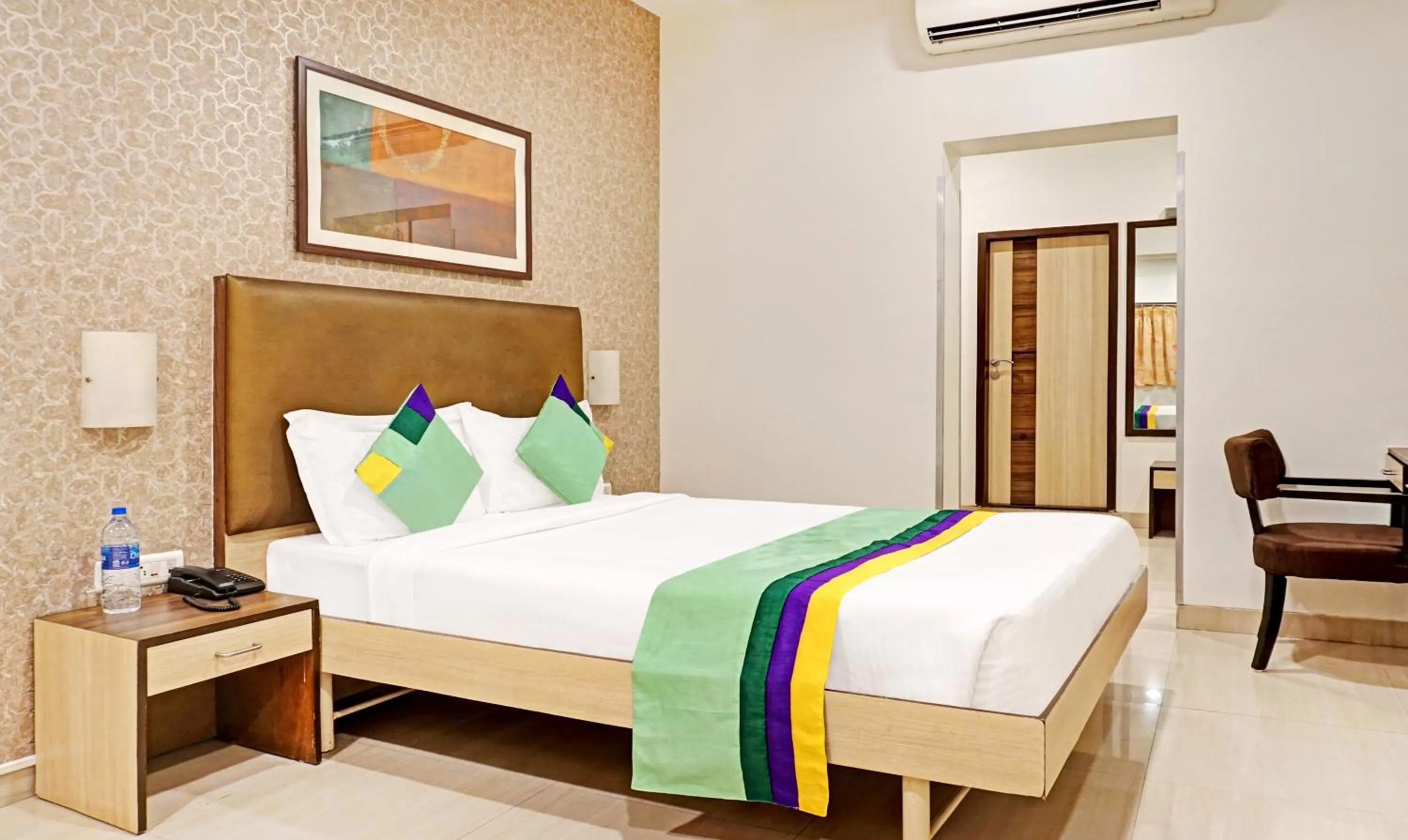 Bedroom, Bed in Hotel Madhav International Pune Railway Station