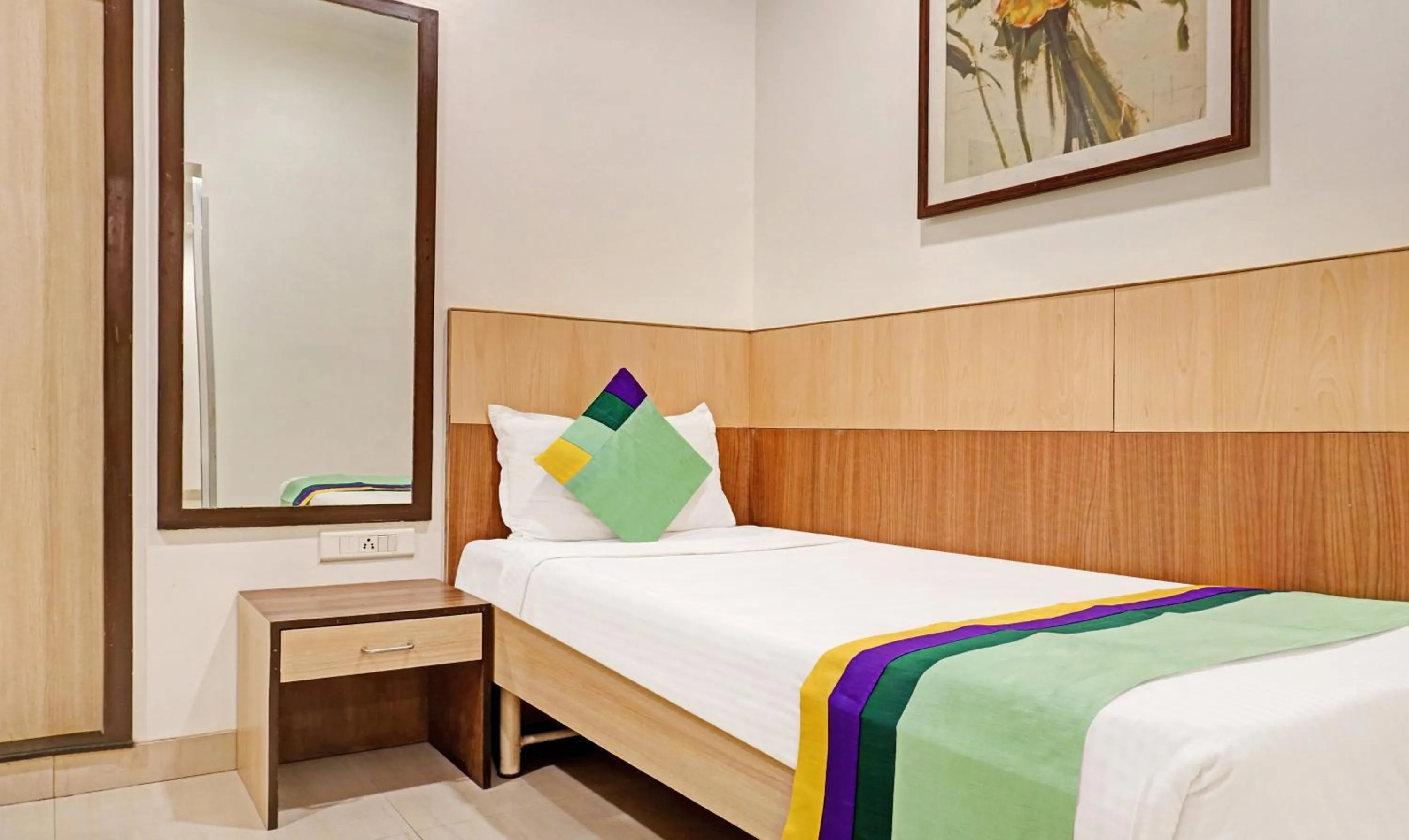 Bedroom, Bed in Hotel Madhav International Pune Railway Station