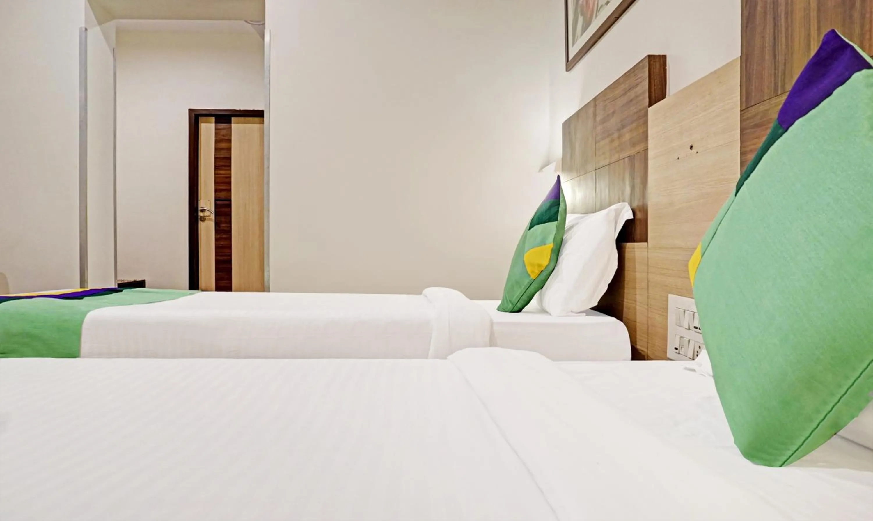 Bed in Hotel Madhav International Pune Railway Station