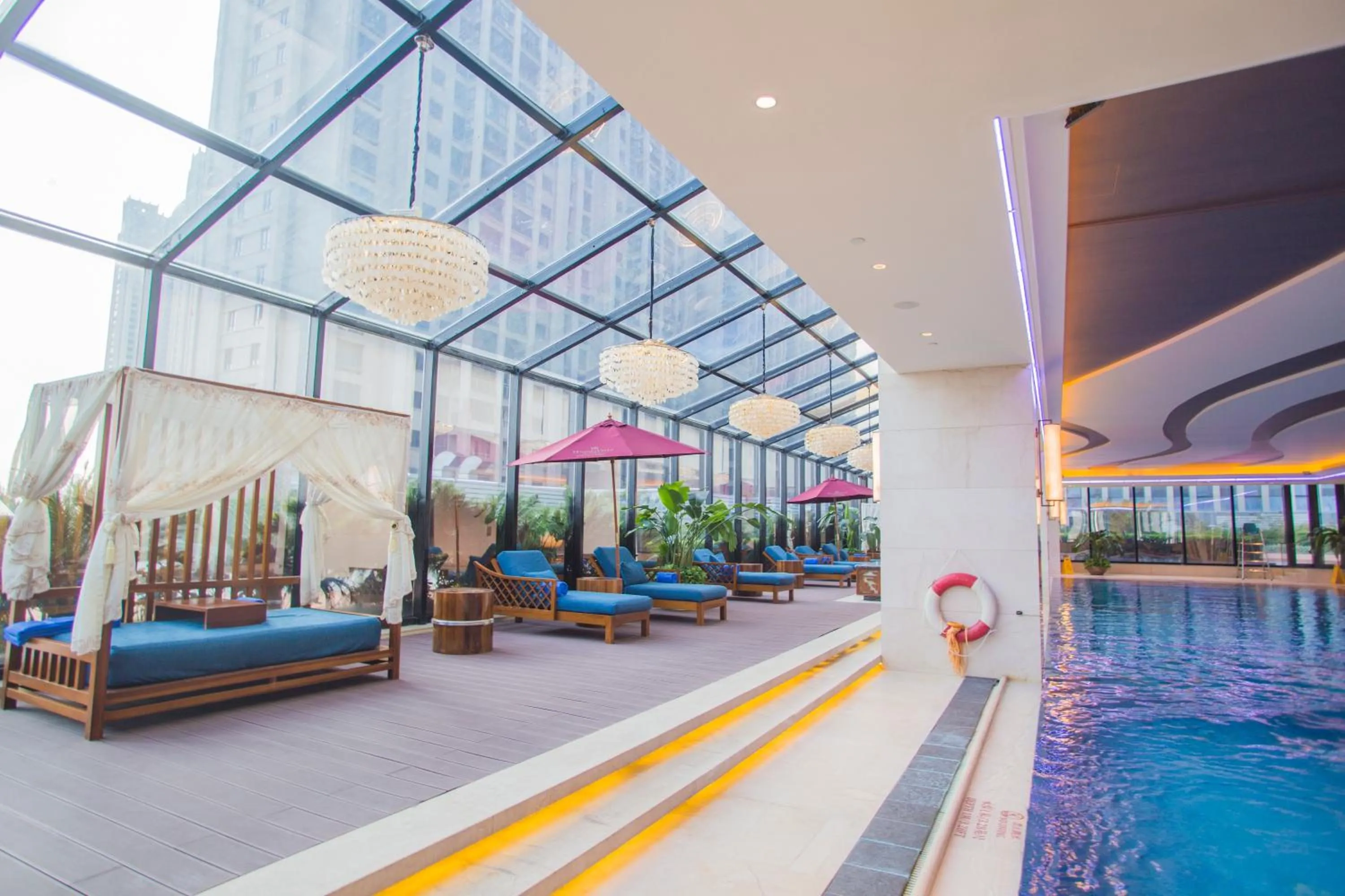Swimming pool in Wanda Vista Quanzhou