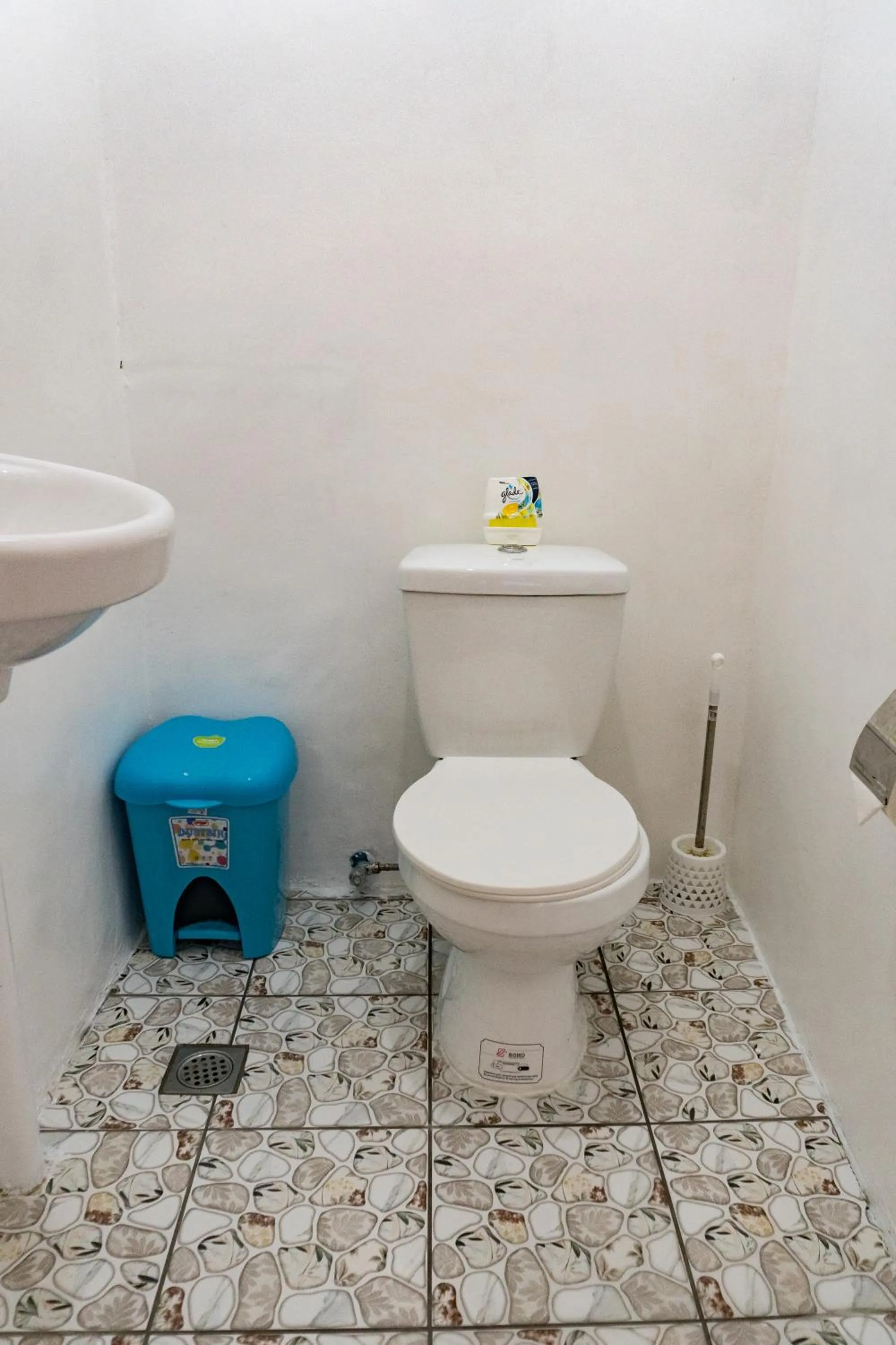 Toilet in Island Girl Bed and Breakfast