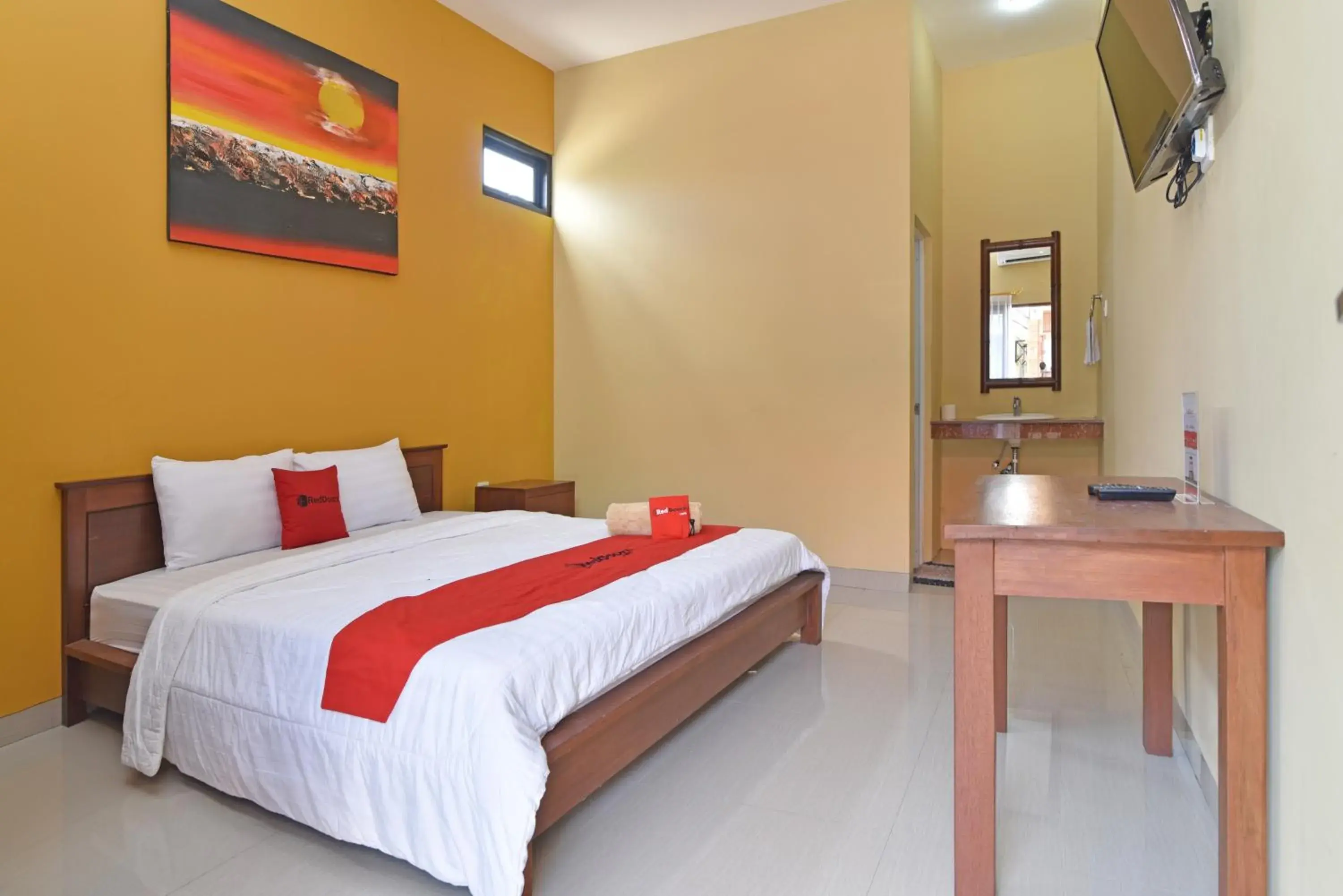 Double Room in RedDoorz @ Uluwatu Bali Double Room in RedDoorz @ Uluwatu Bali