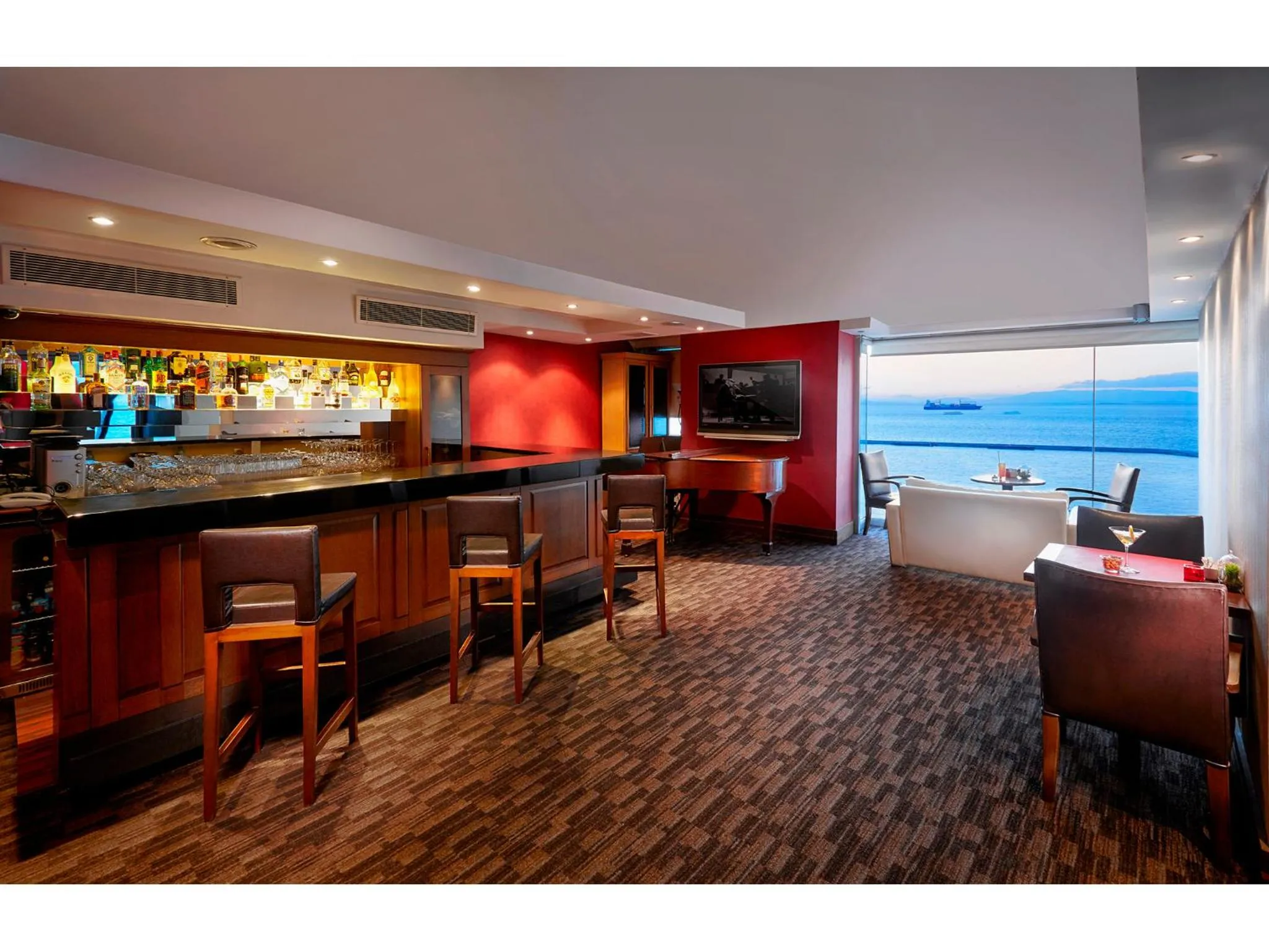 Lounge or bar in Kordon Hotel Pasaport