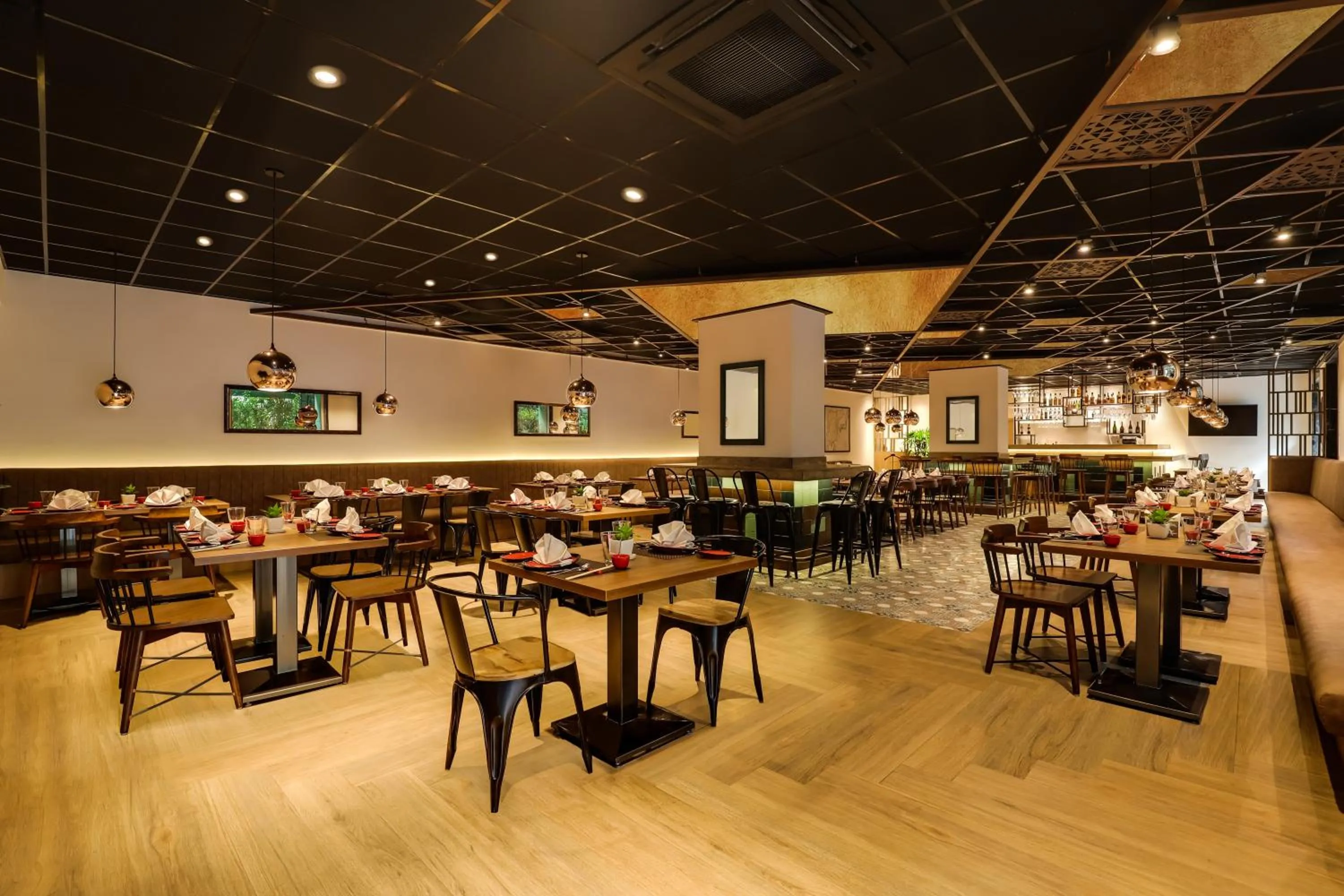 Restaurant/places to eat in Lemon Tree Premier, Delhi Airport