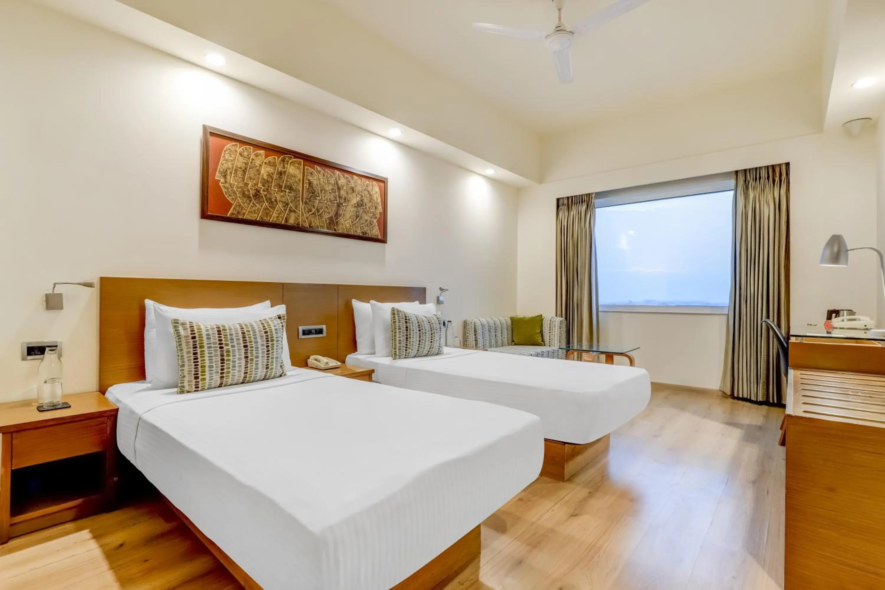 Bedroom, Bed in Lemon Tree Premier, Delhi Airport