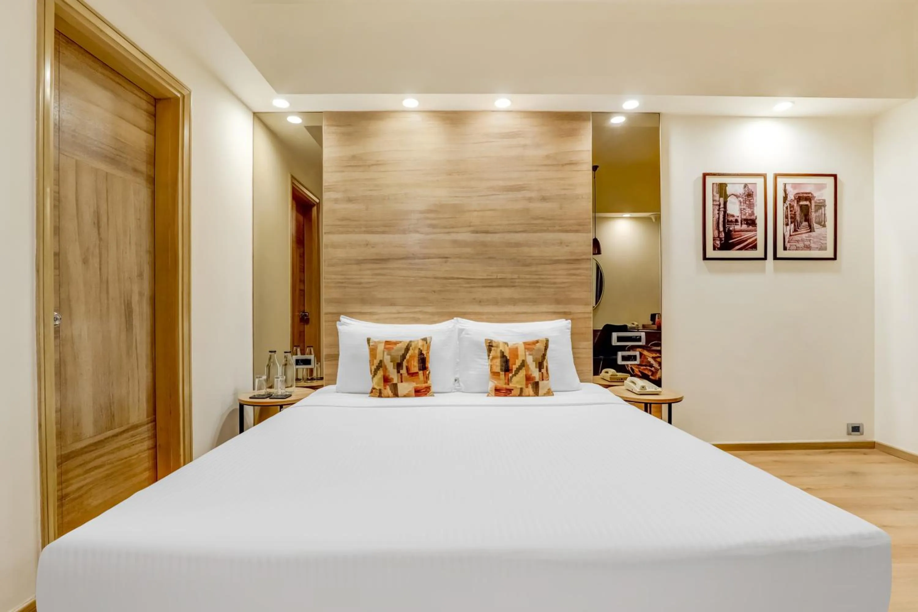 Bedroom, Bed in Lemon Tree Premier, Delhi Airport